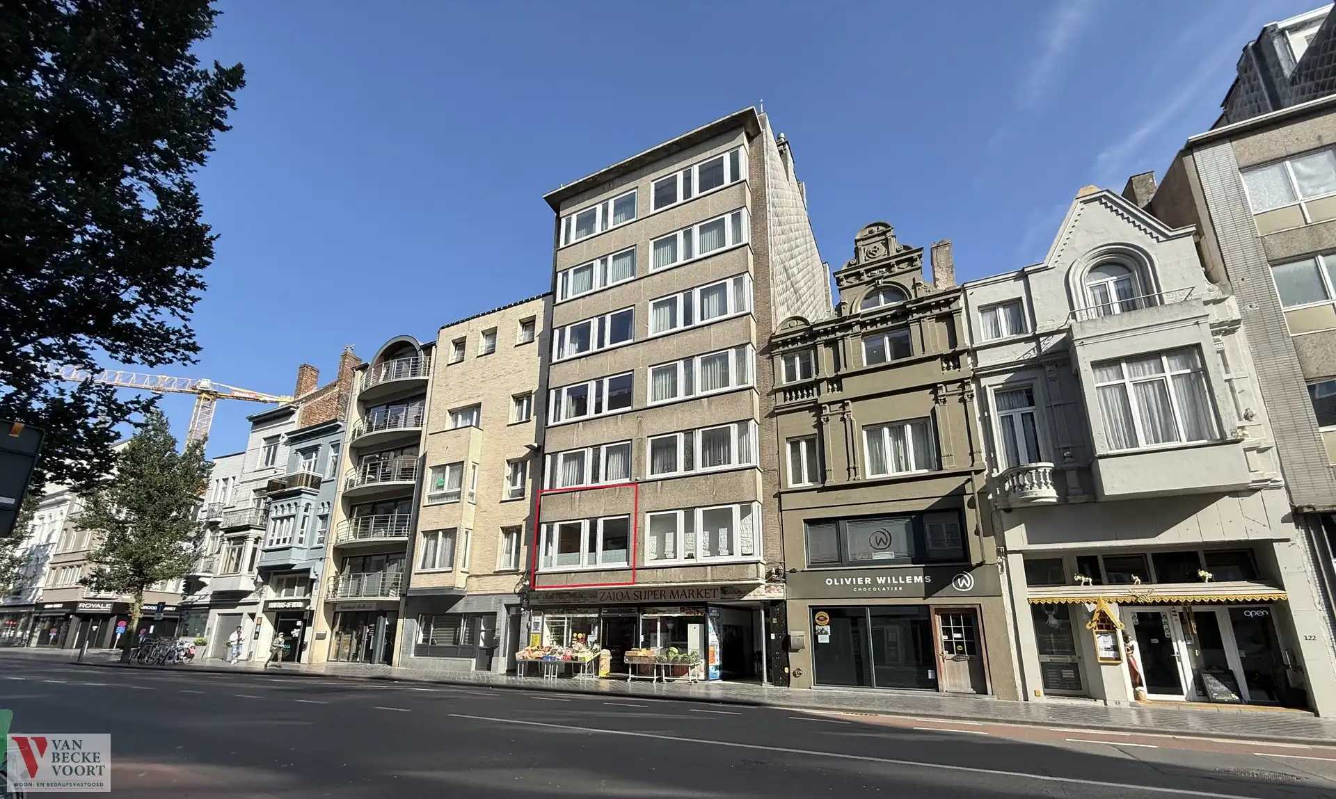 Ruim appartement met 2 slaapkamers foto {{pictureIndex}}