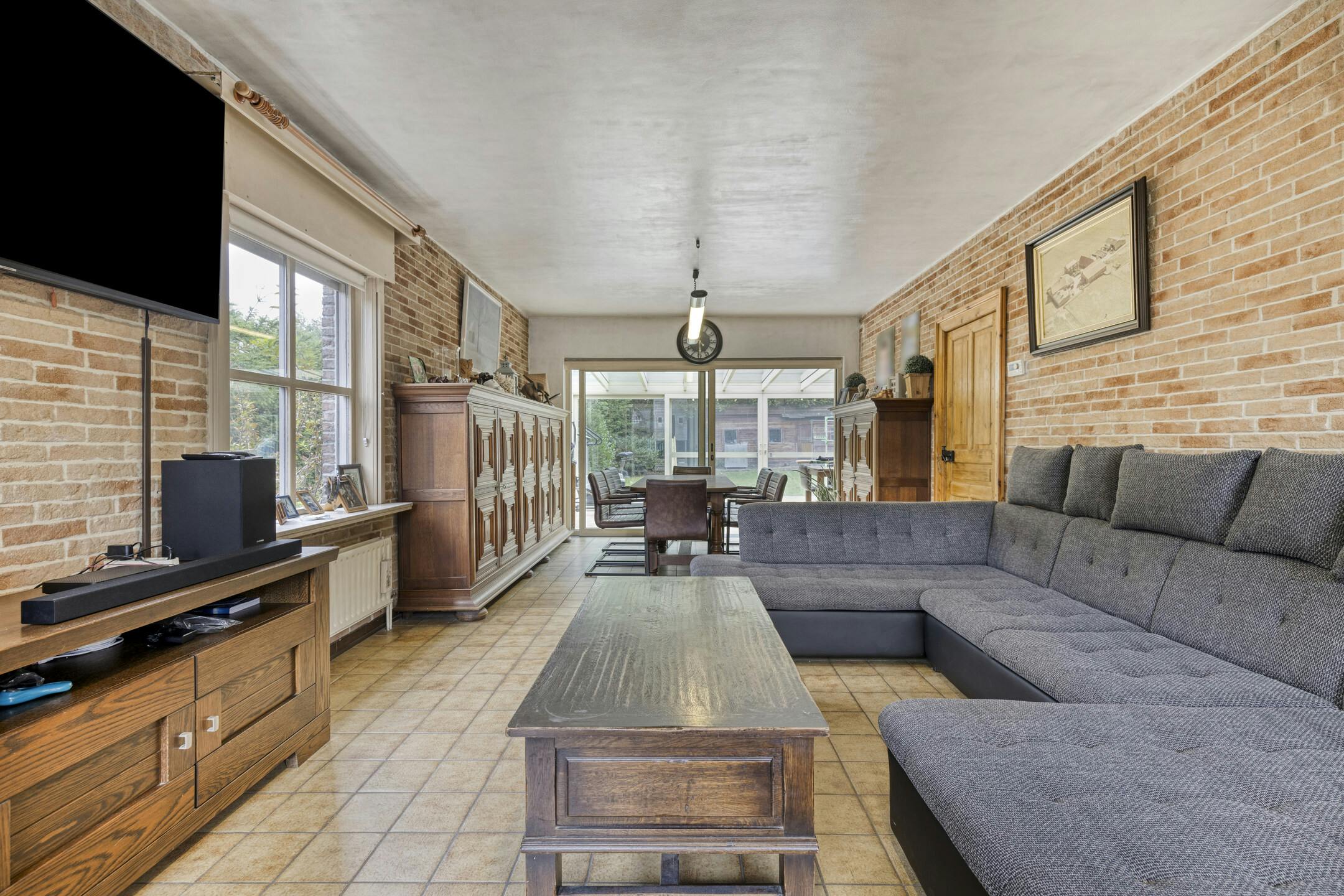 Te renoveren villa met 5 slpk en tuin in Marke foto 4