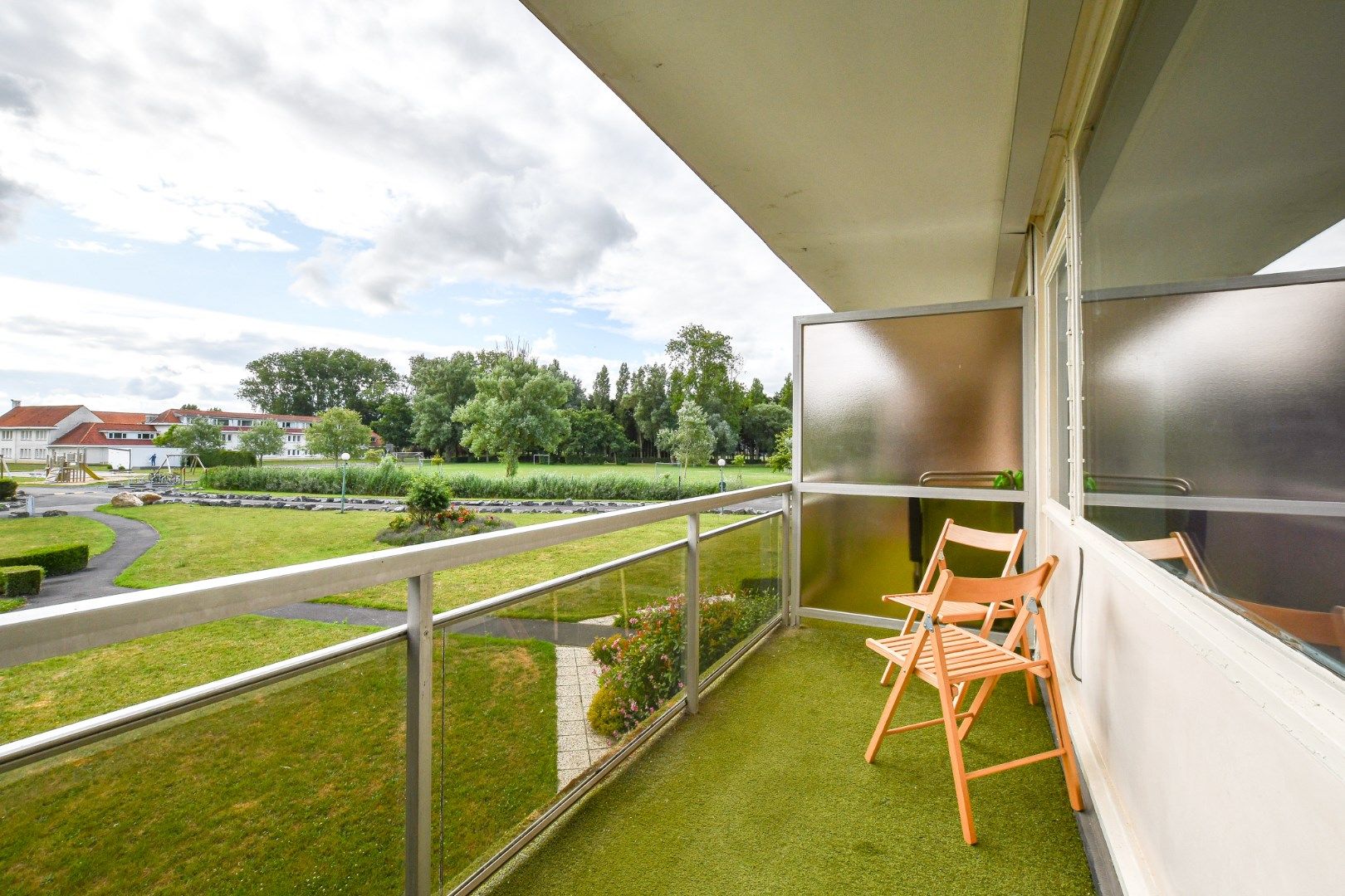 Eénslaapkamerappartement met terras en gratis parking in de Haan, vlakbij strand en zee!  foto 3