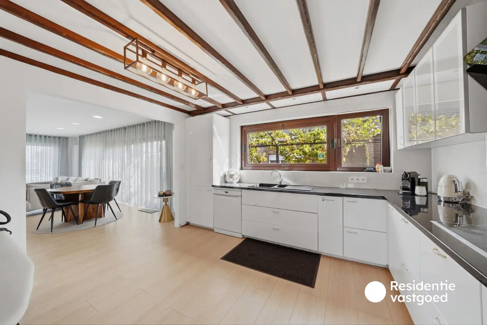 Bungalow met zongerichte tuin en 3 slaapkamers foto 9