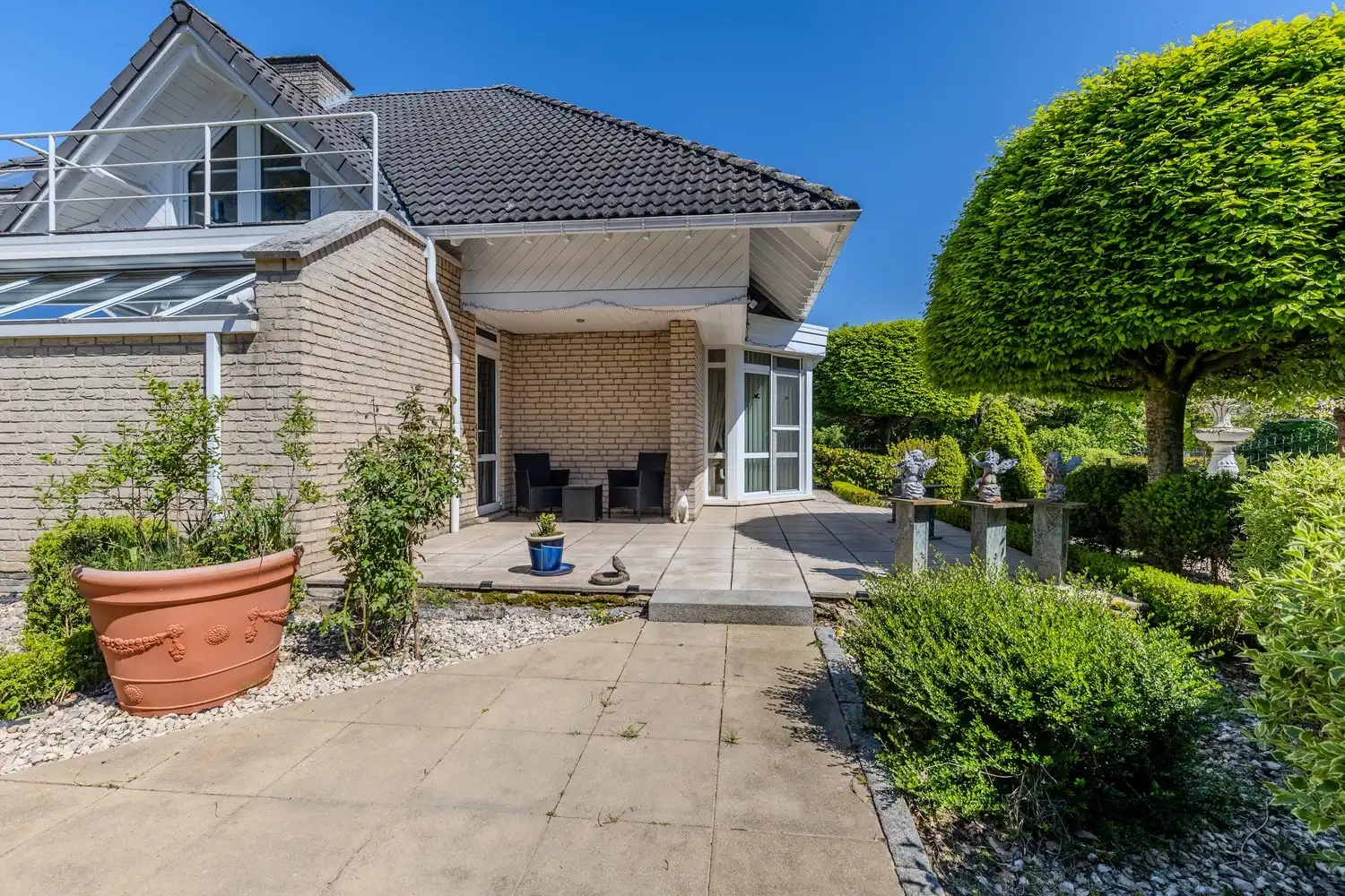 Ruime, instapklare vrijstaande woning met 5 slaapkamers en 3 badkamers in het gezellige Neerharen! foto 38