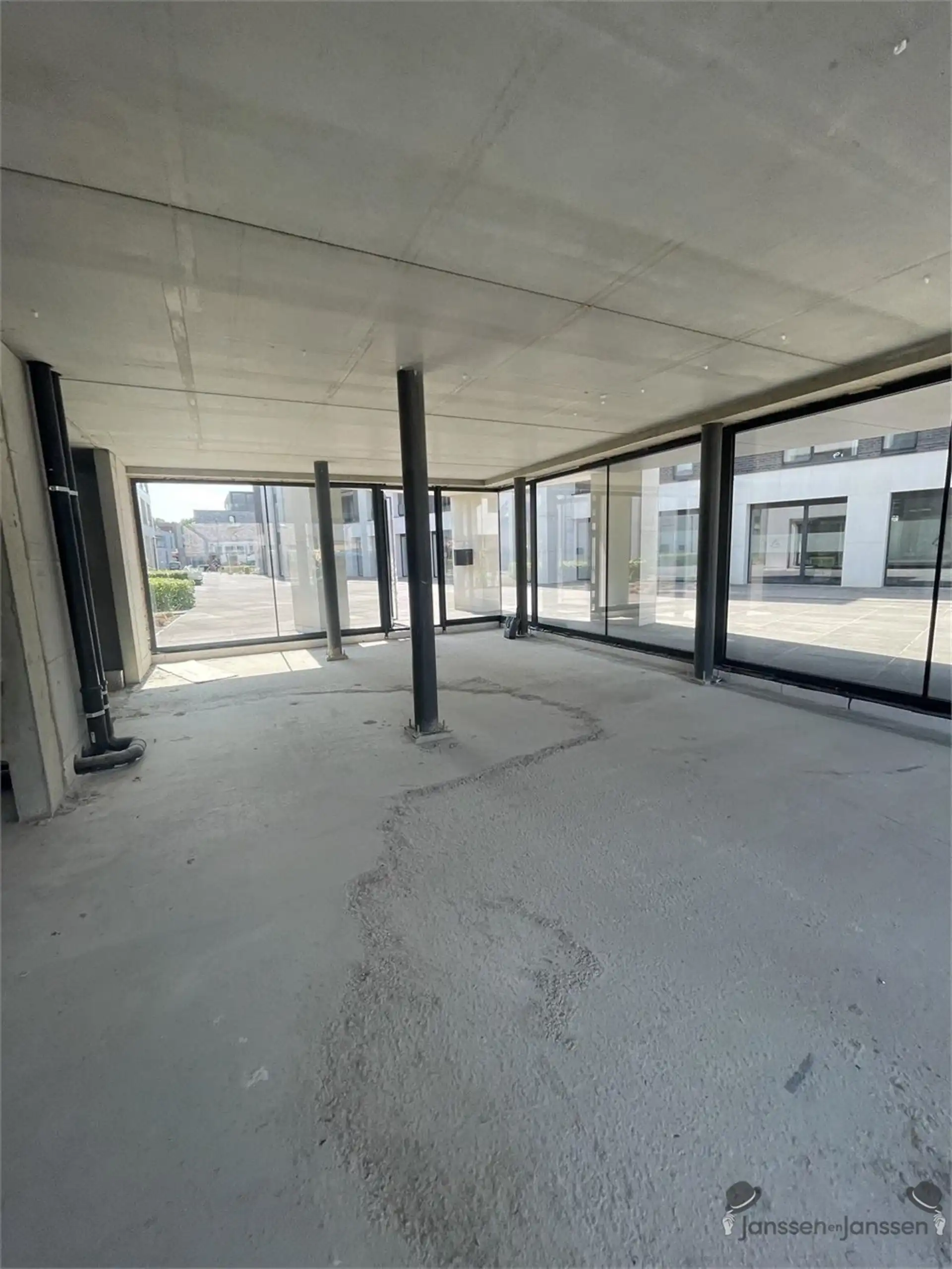 TE KOOP: Casco commerciële ruimte foto 9