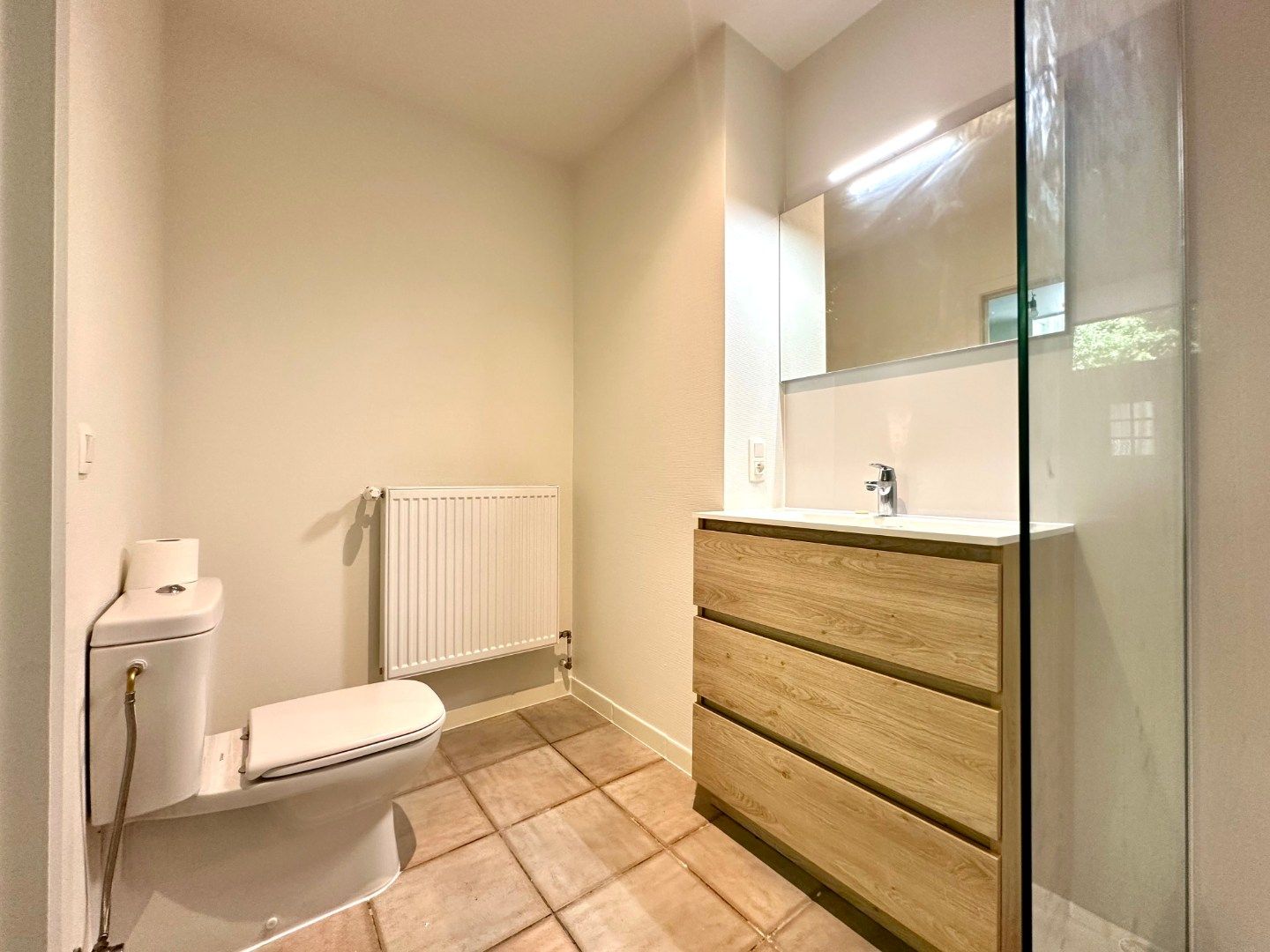 Gerenoveerd gelijkvloers appartement foto 7
