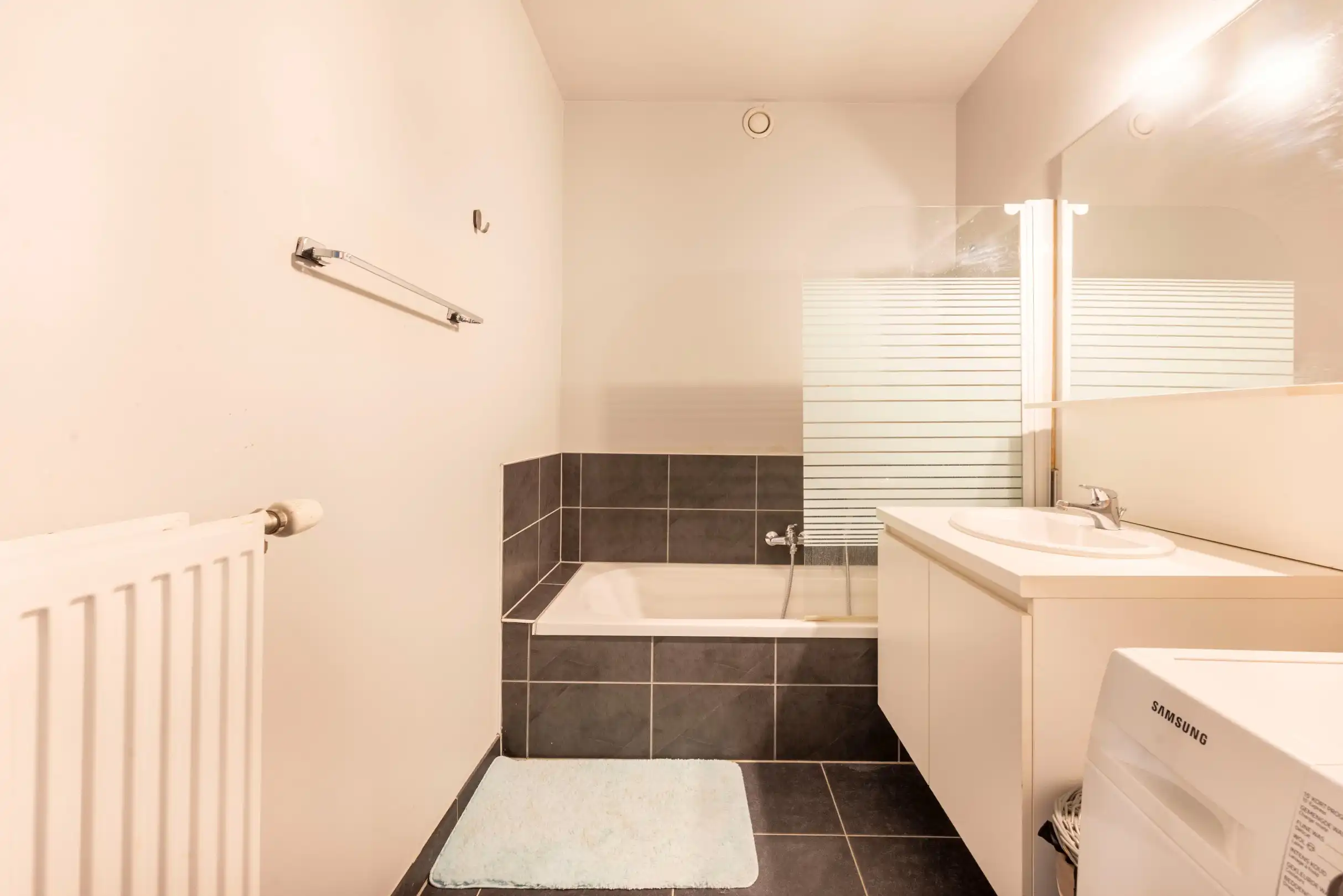 Gezellig 2 slaapkamer appartement in hartje Kortrijk foto 7