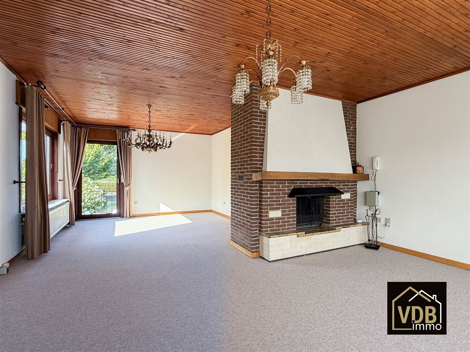 BUNGALOW -  WONING MET 3 SLAAPKAMERS EN 2 GARAGES foto 17