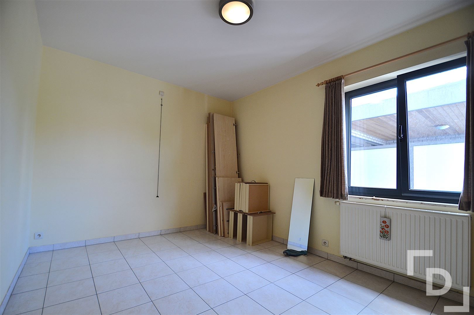 Appartement te huur op centrale locatie te Ieper. foto 9
