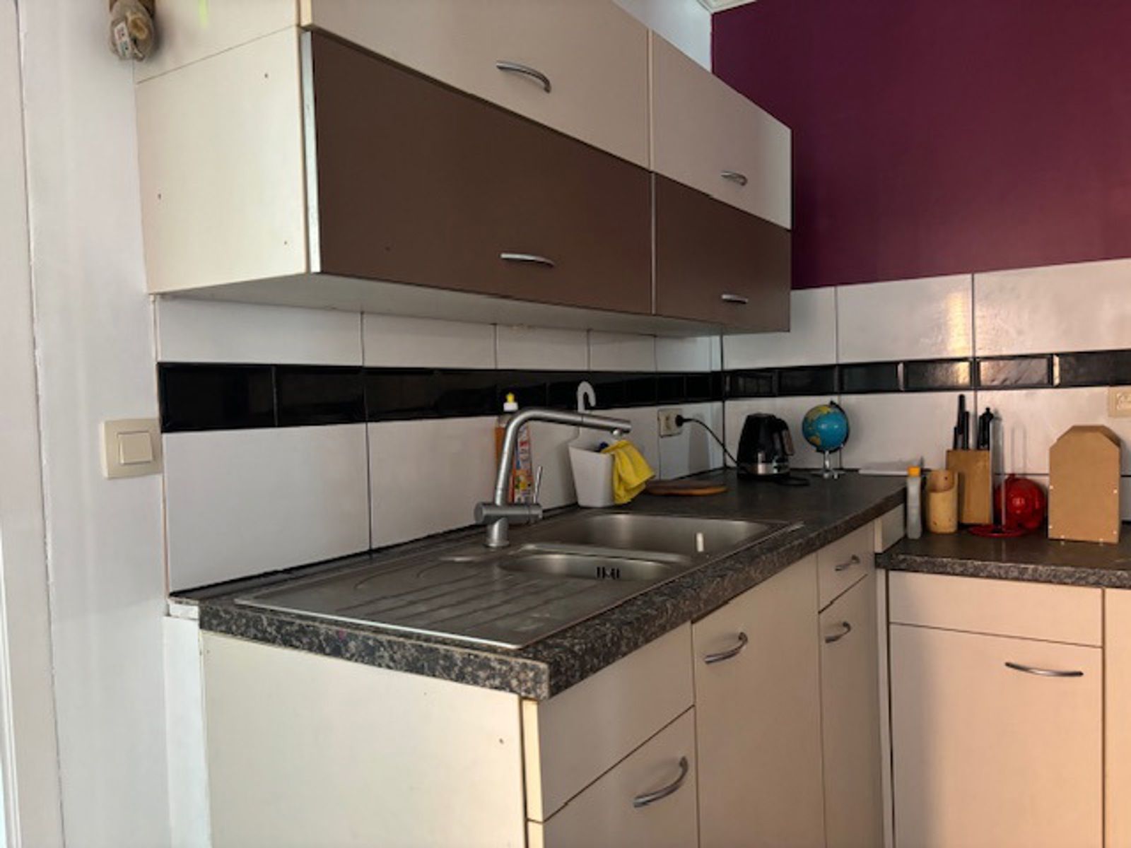 Woning met zij ingang en een prachtig zicht op de sportvelden te Landen foto 6