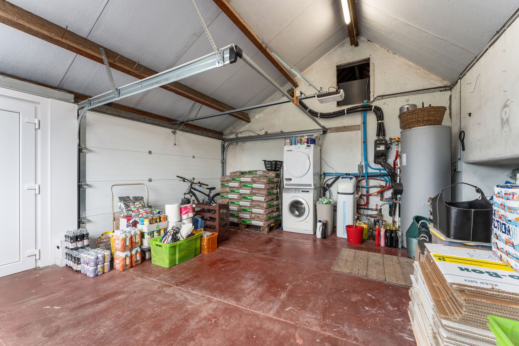 Alleenstaande woning op 721 m² met 6 slpk, garage en tuin foto 19