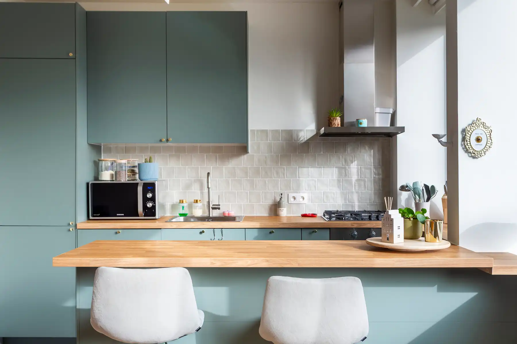 Gerenoveerd 2 slpk-app met terras en garagebox foto 3