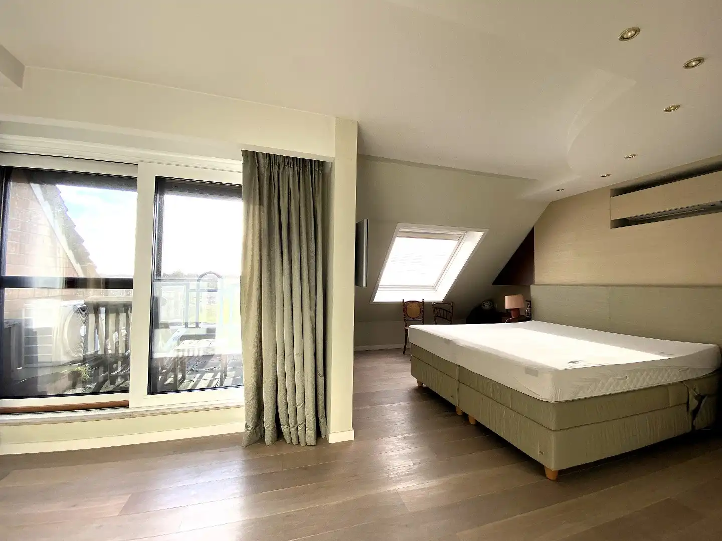 Ruime duplex penthouse met fantastisch zicht op de Golf van Brasschaat! foto 15