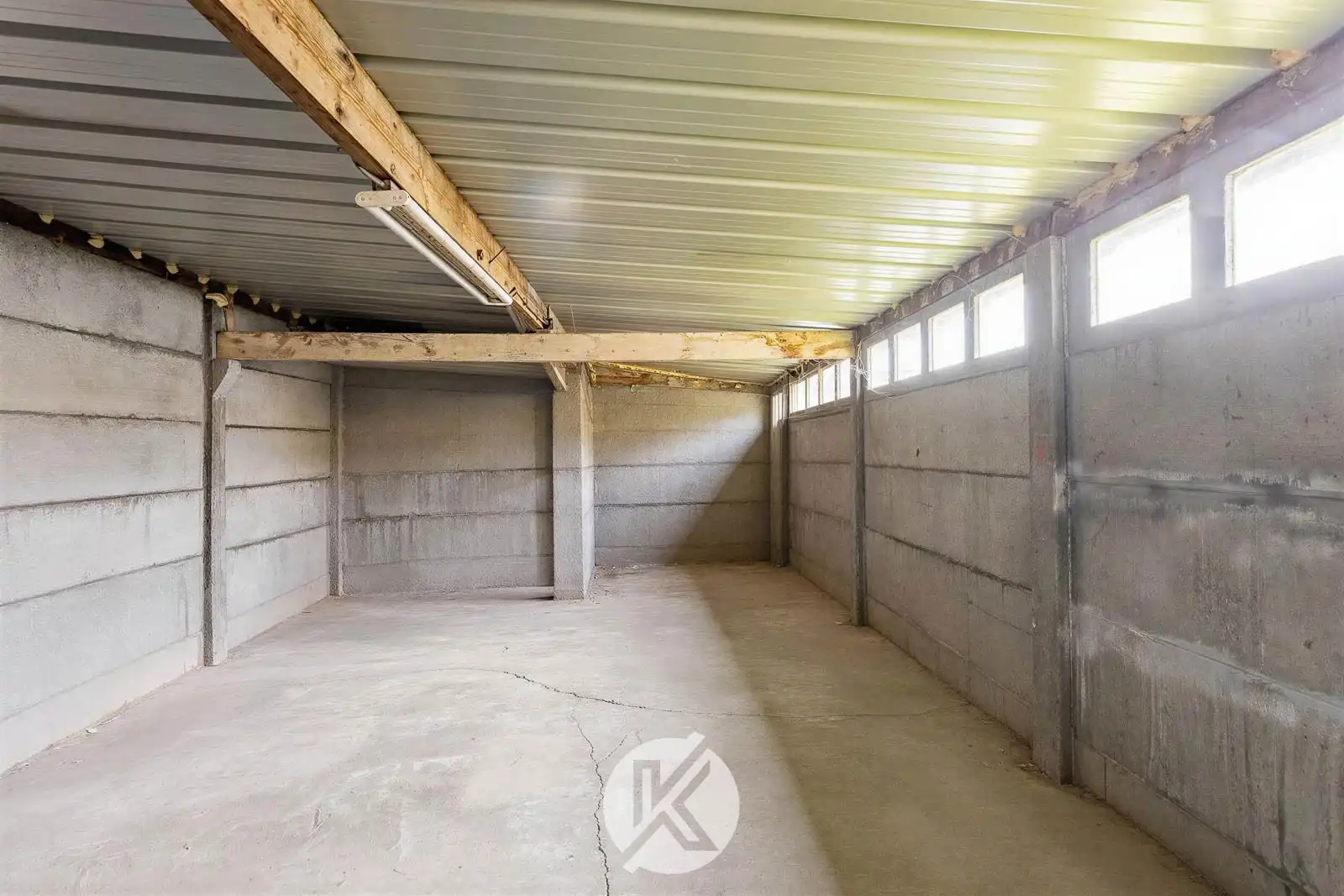 Solide halfopen gezinswoning nabij centrum foto 28