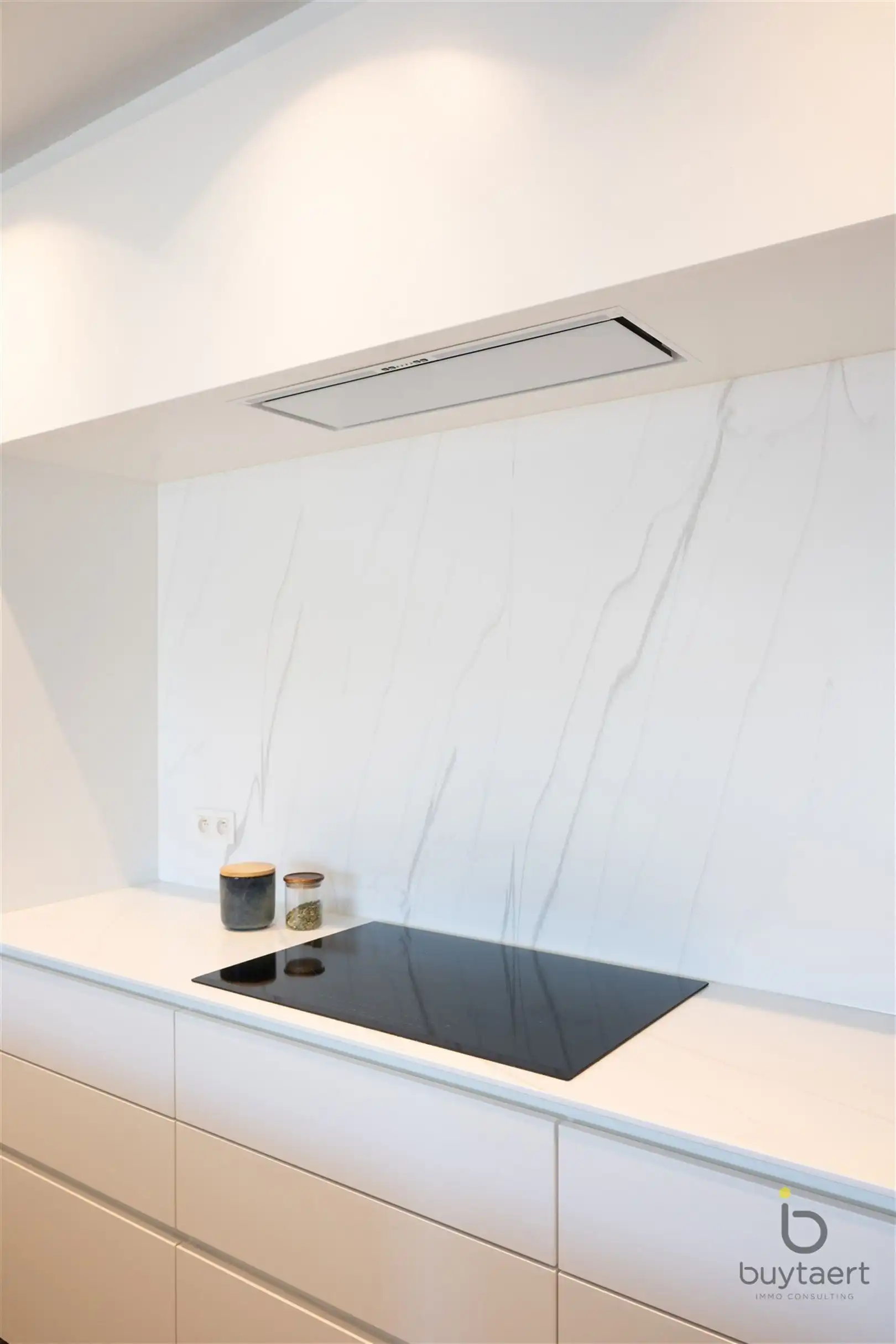 Recent 1 slaapkamer appartement met prachtig uitzicht! foto 6