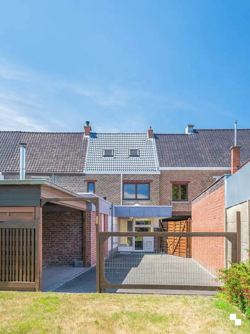 Op te frissen woning met gezellige tuin in het hart van Merelbeke foto 30