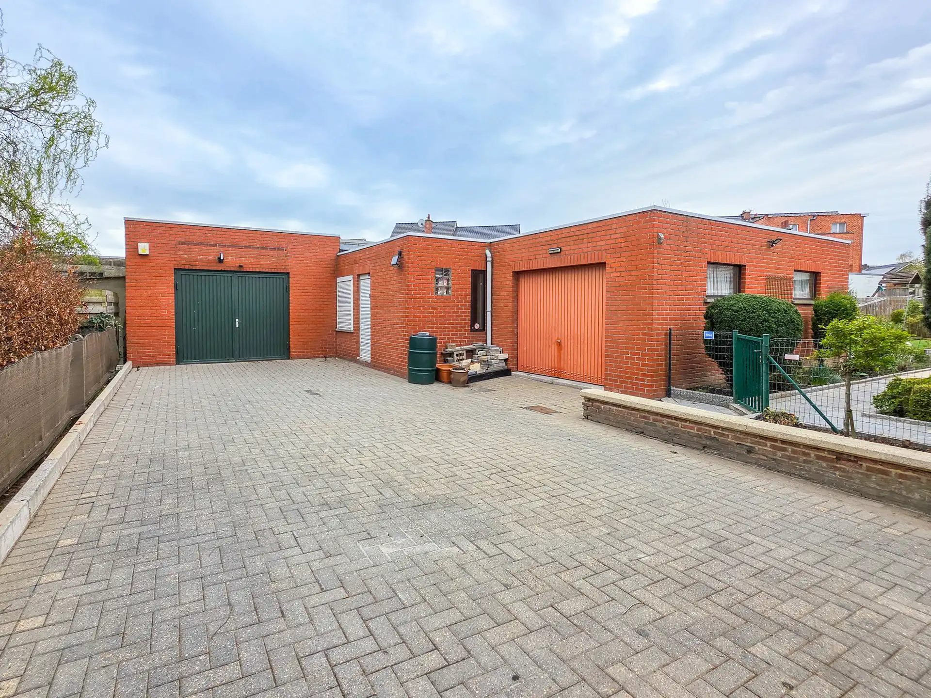 Commerciële ruimte te huur foto {{pictureIndex}}