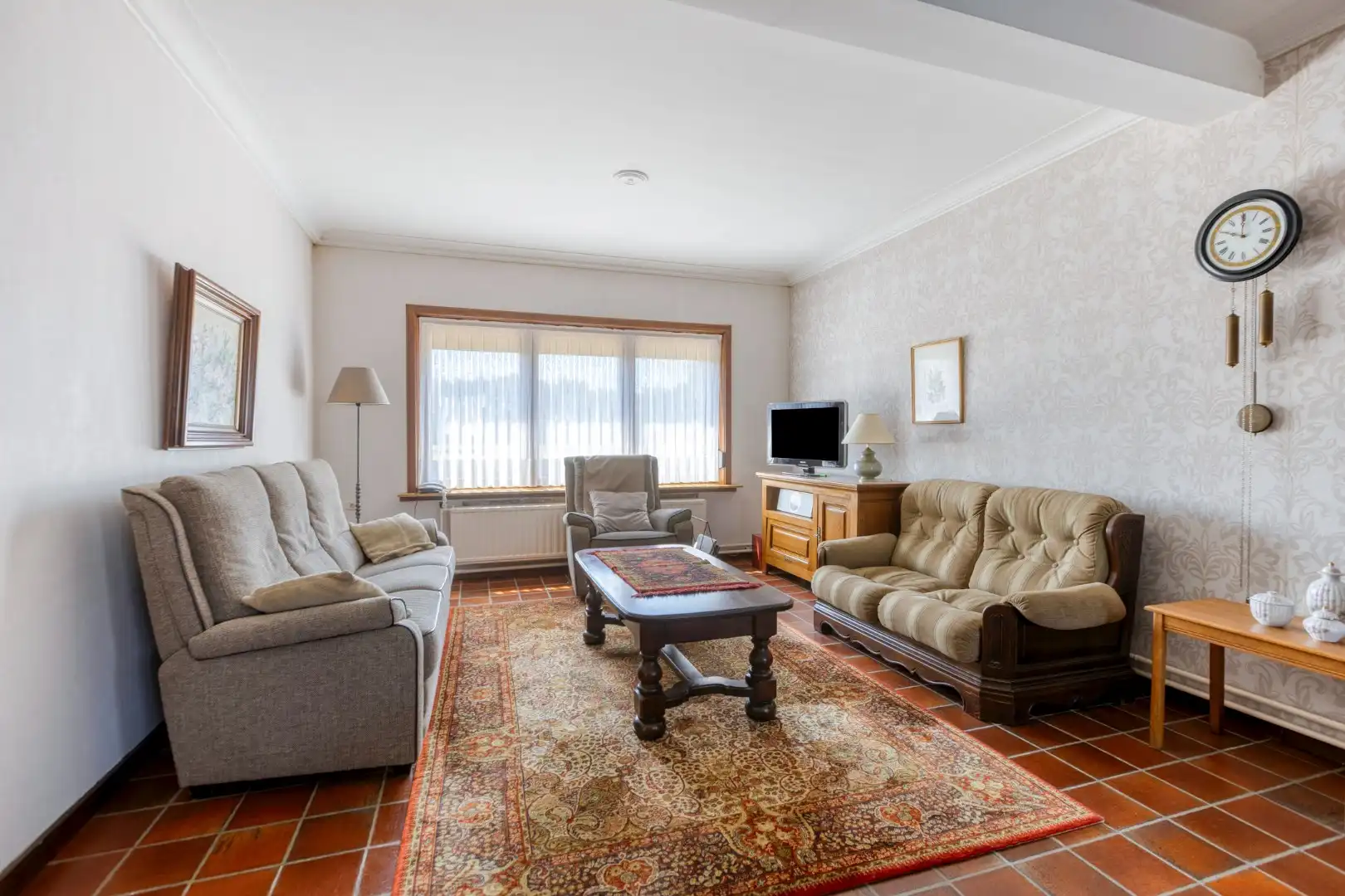 Te renoveren woning met 3 slpks op de grens tussen Geel en Sint-Jozef Olen !  foto 2