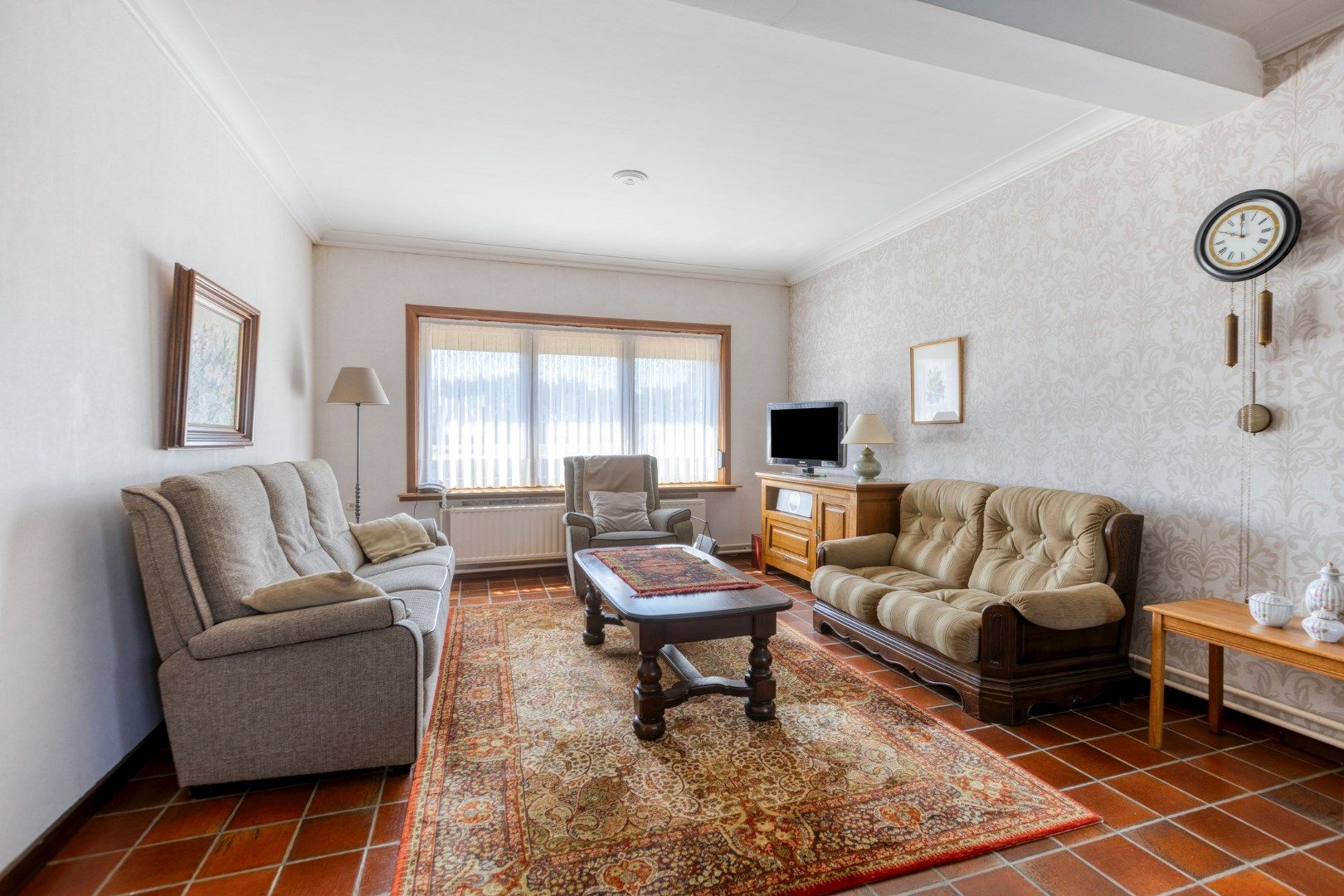 Te renoveren woning met 3 slpks op de grens tussen Geel en Sint-Jozef Olen !  foto 2