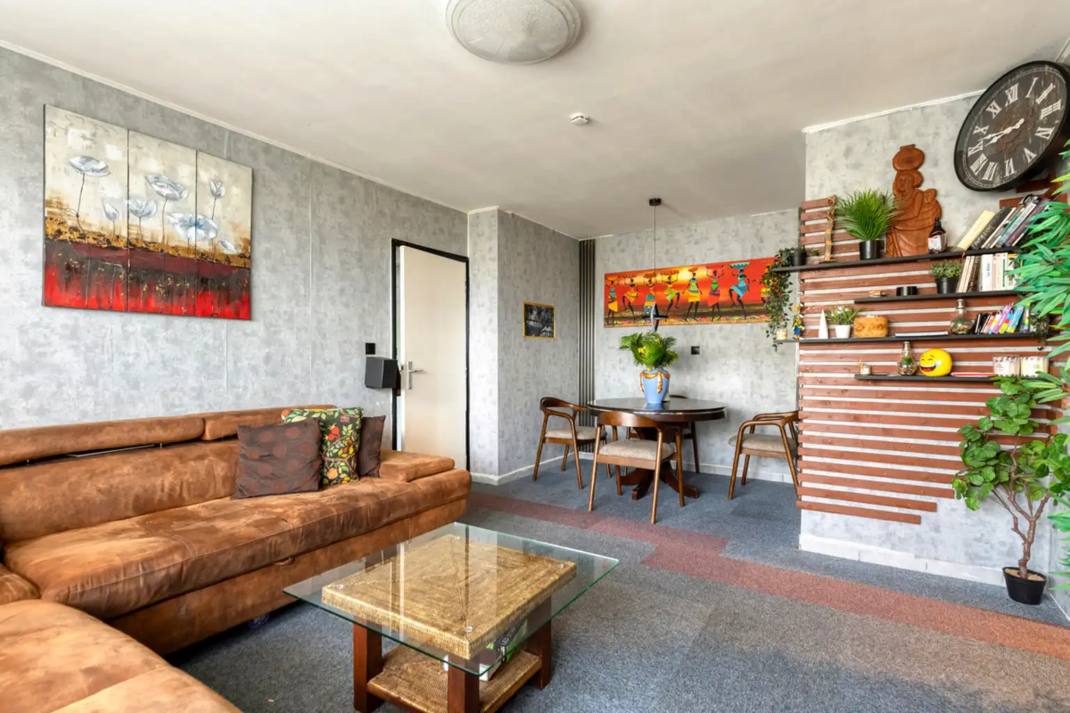 Instapklaar 3-slaapkamer appartement met subliem uitzicht foto 2