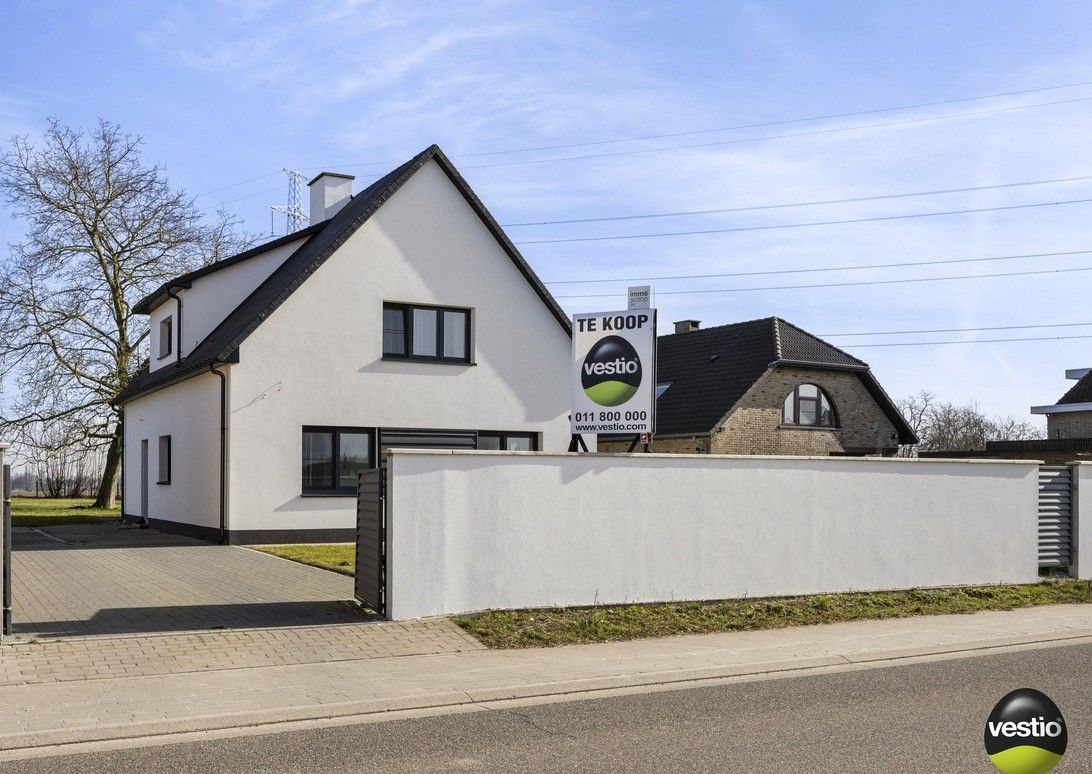 RUIME RUSTIG GELEGEN WONING MET 3 SLK EN POLYVALENT BIJGEBOUW OP 23A75CA. foto {{pictureIndex}}