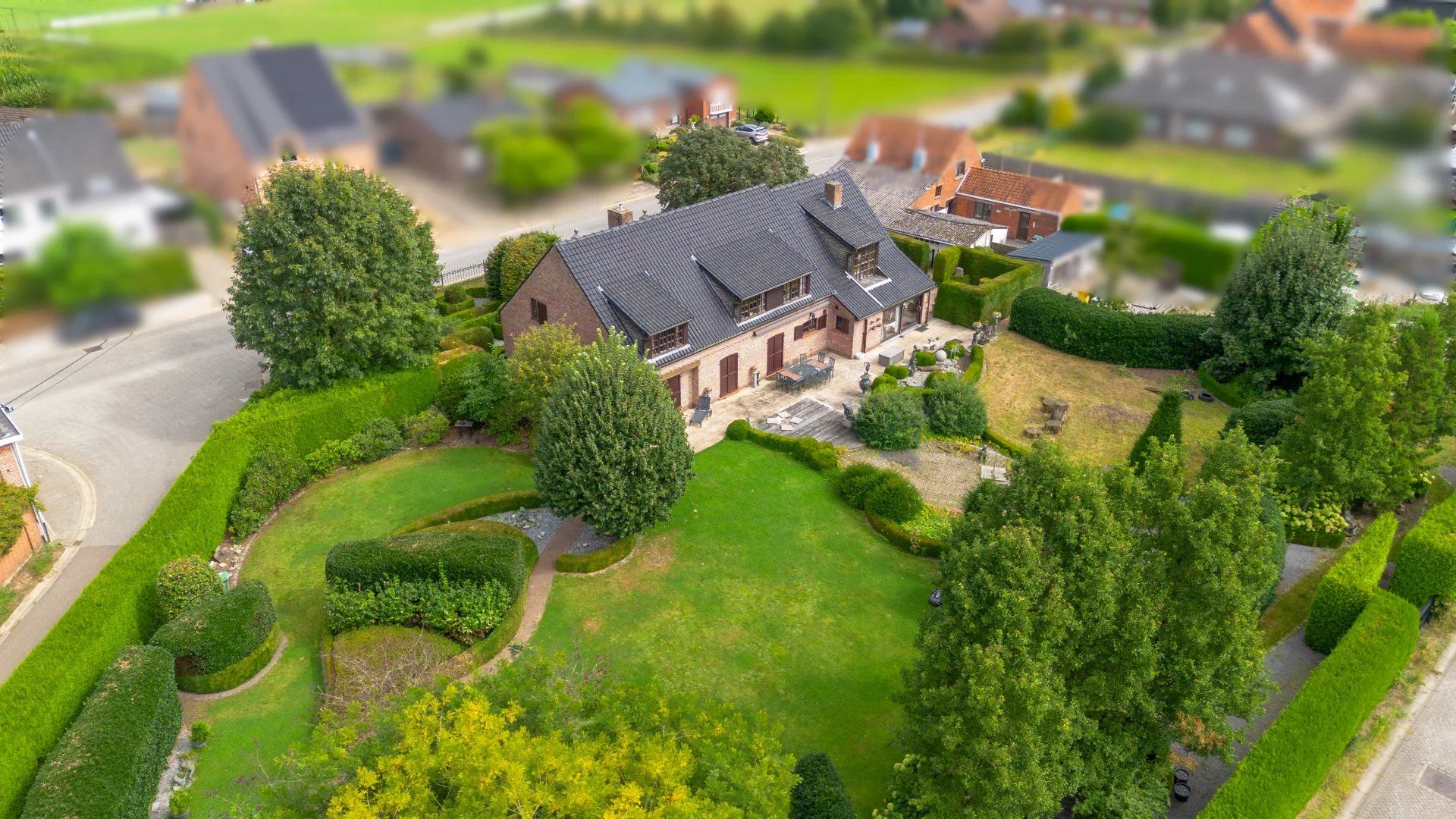 Zeer ruime villa met 5 slaapkamers in een prachtige parktuin van 27are. foto 29