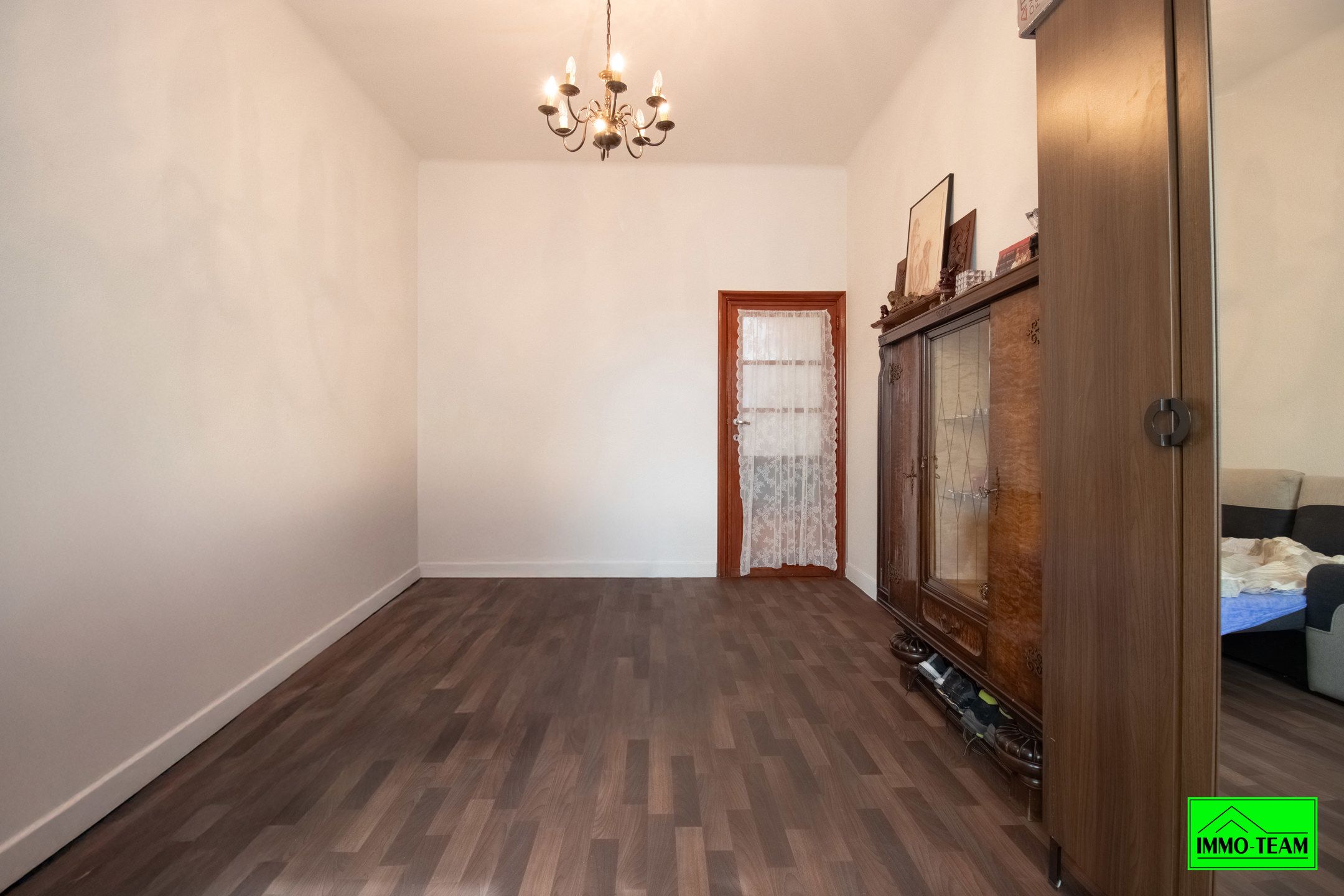 Opbrengsteigendom met 2 appartementen en autostaanplaatsen foto 10