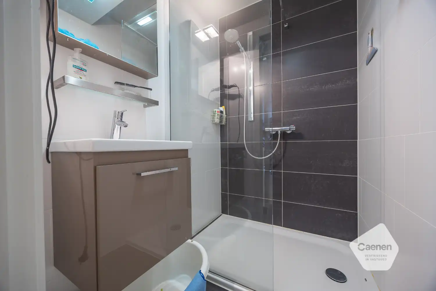 Lichtrijk appartement met zijdelings zicht op de haven in hartje Oostende foto 17