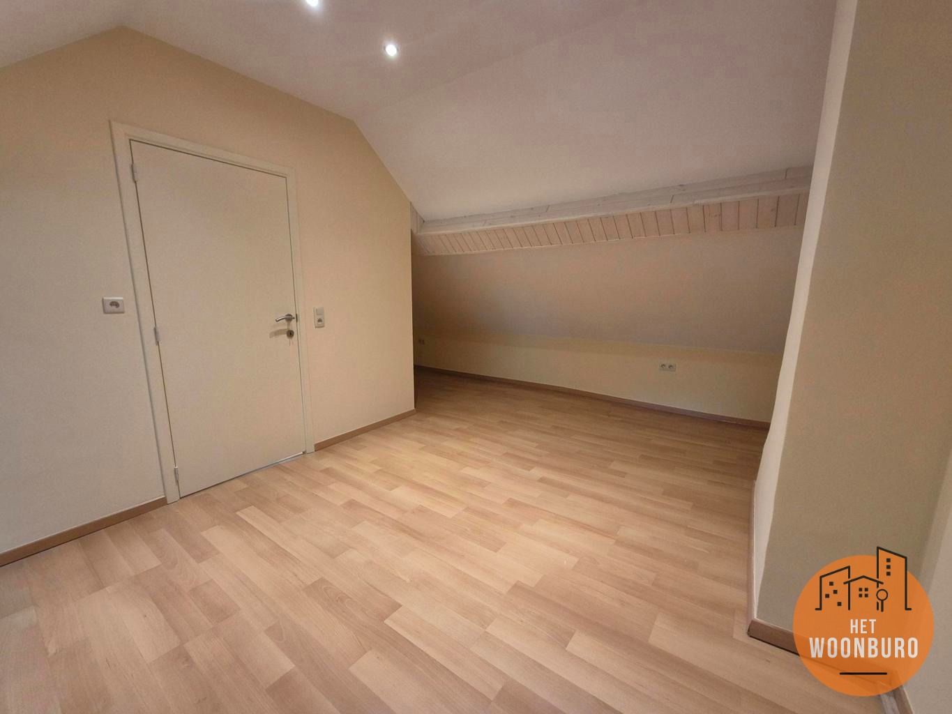 Woning HOB met garage en tuin foto 14