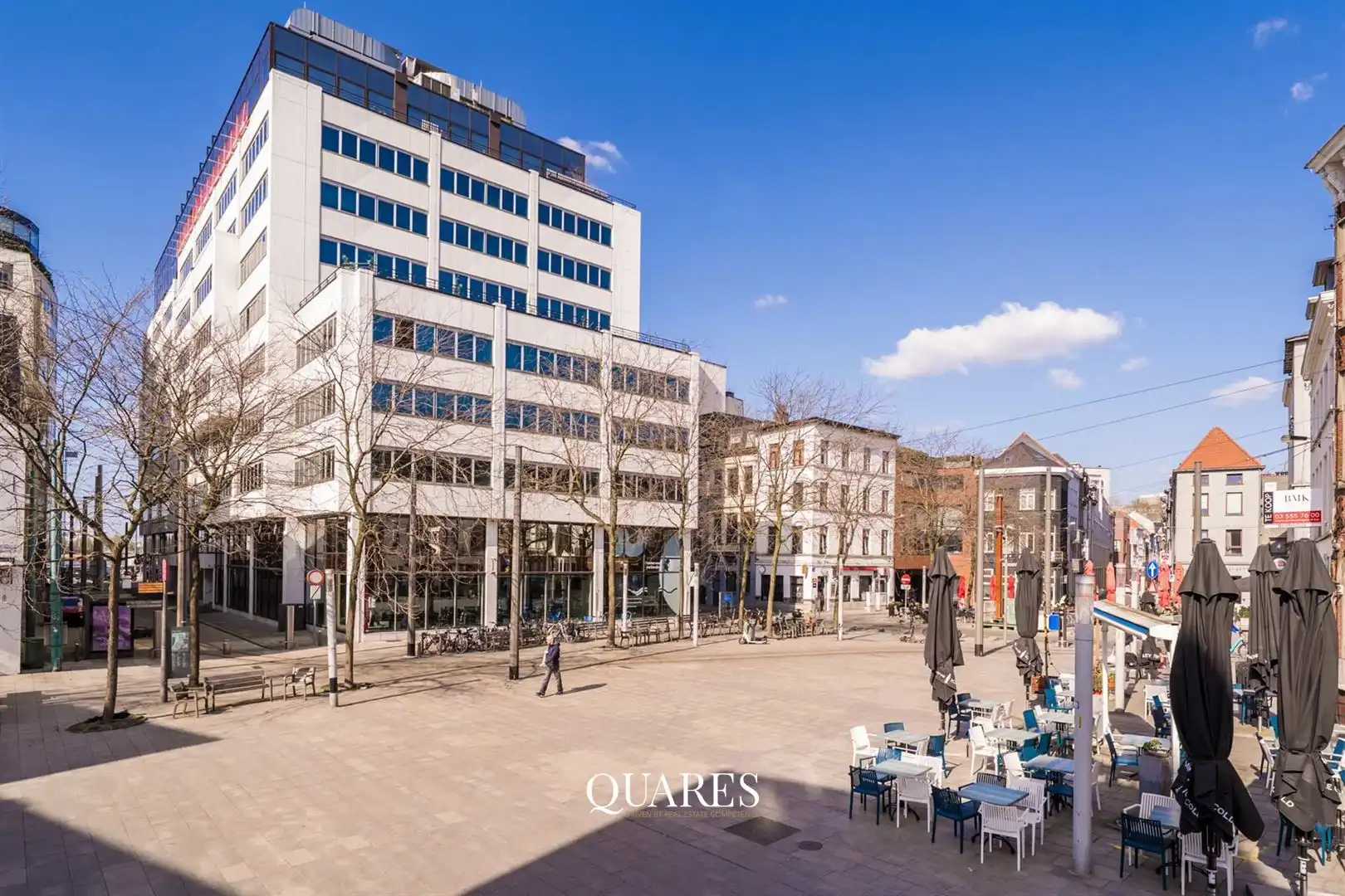 Instapklaar app. met terras in historisch centrum foto 20