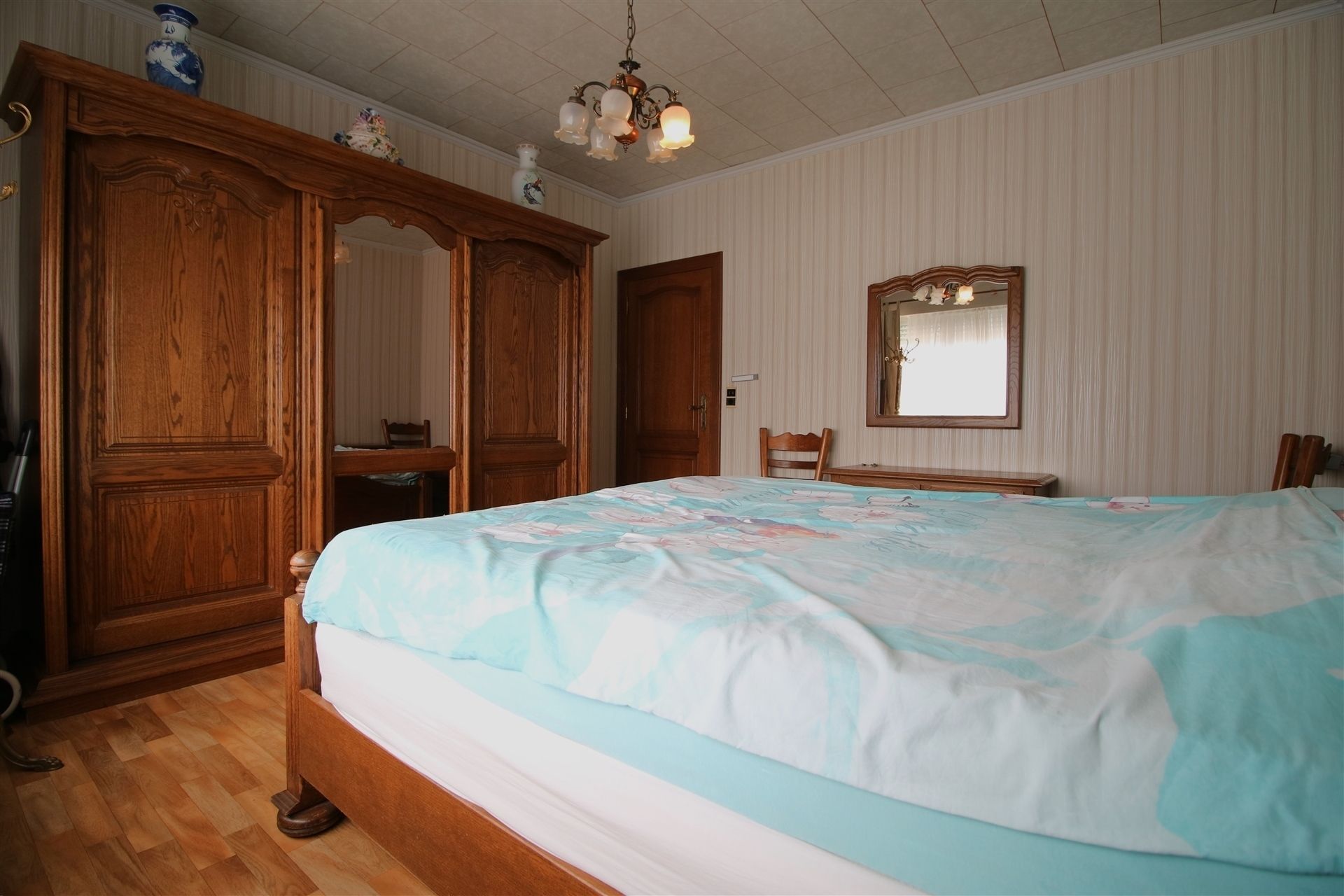 Op te frissen bungalow met 3 slaapkamers foto 11