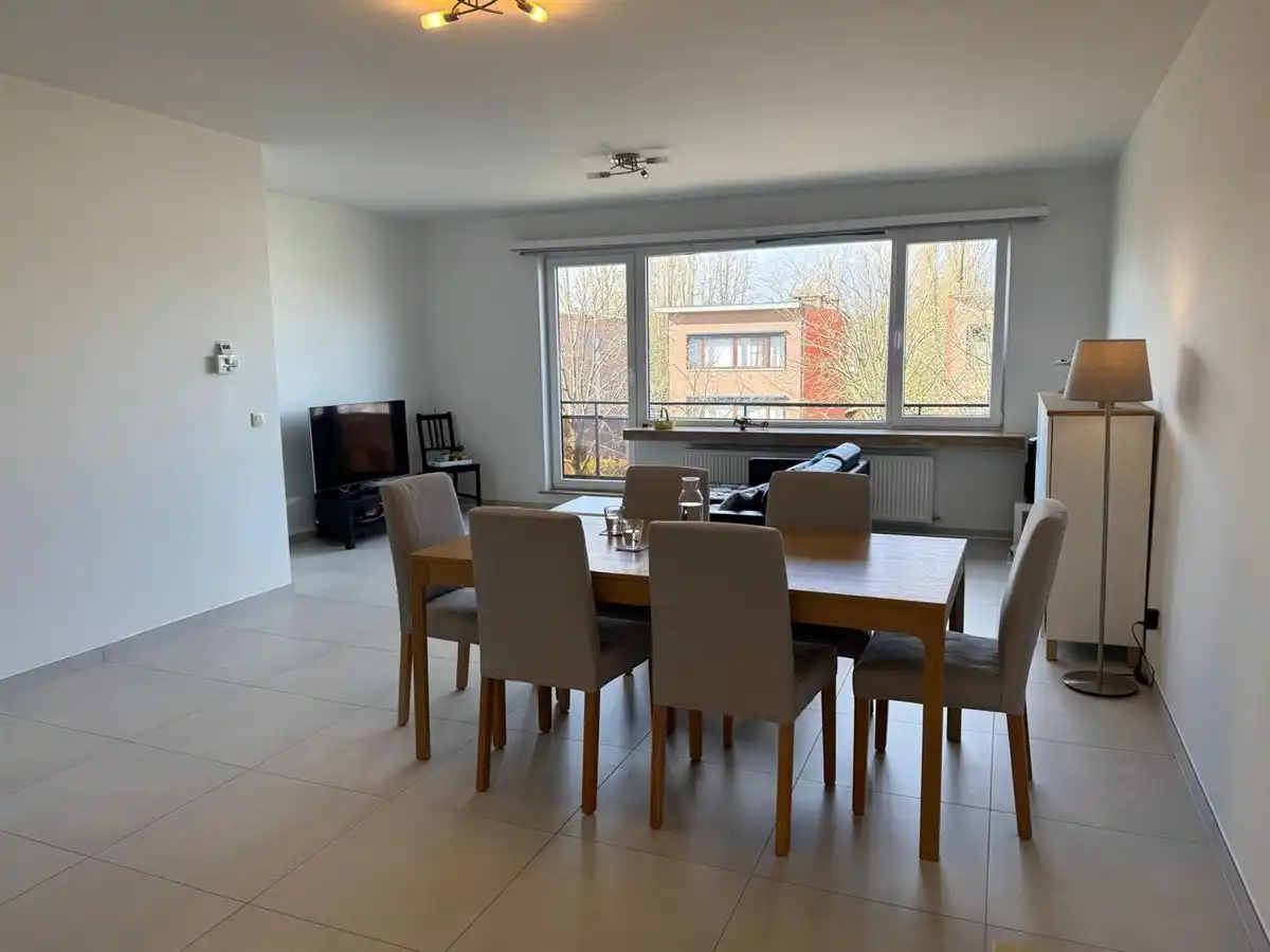 Mooi gerenoveerd 2 slaapkamer appartement foto 5