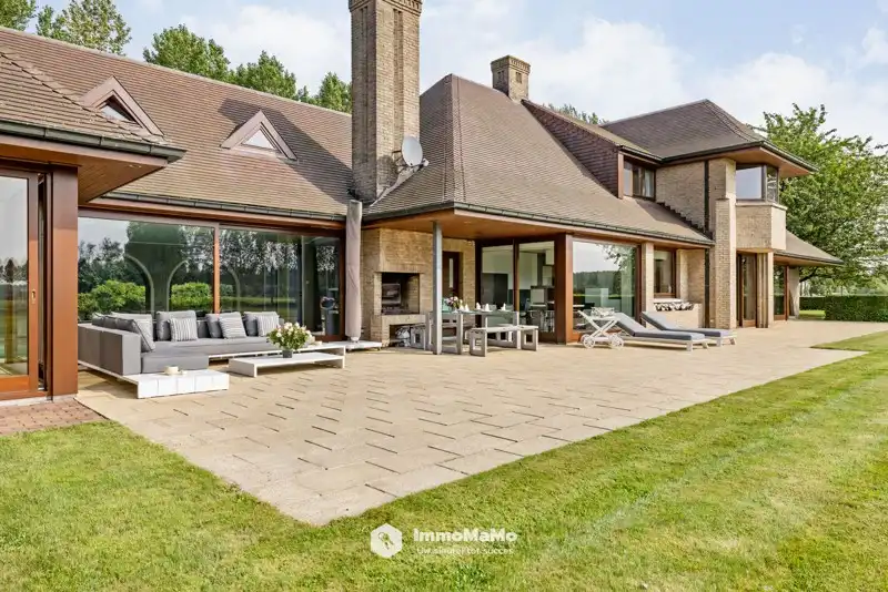 UNIEKE VILLA MET BINNENZWEMBAD EN PAARDENSTALLEN OP EEN TOPLOCATIE TE KOOP IN MENDONK (GENT) foto 58