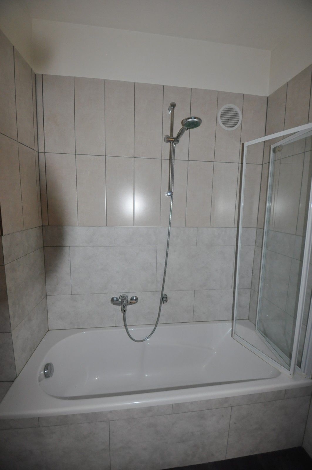 Ruim  2-slaapkamer appartement ! foto 9