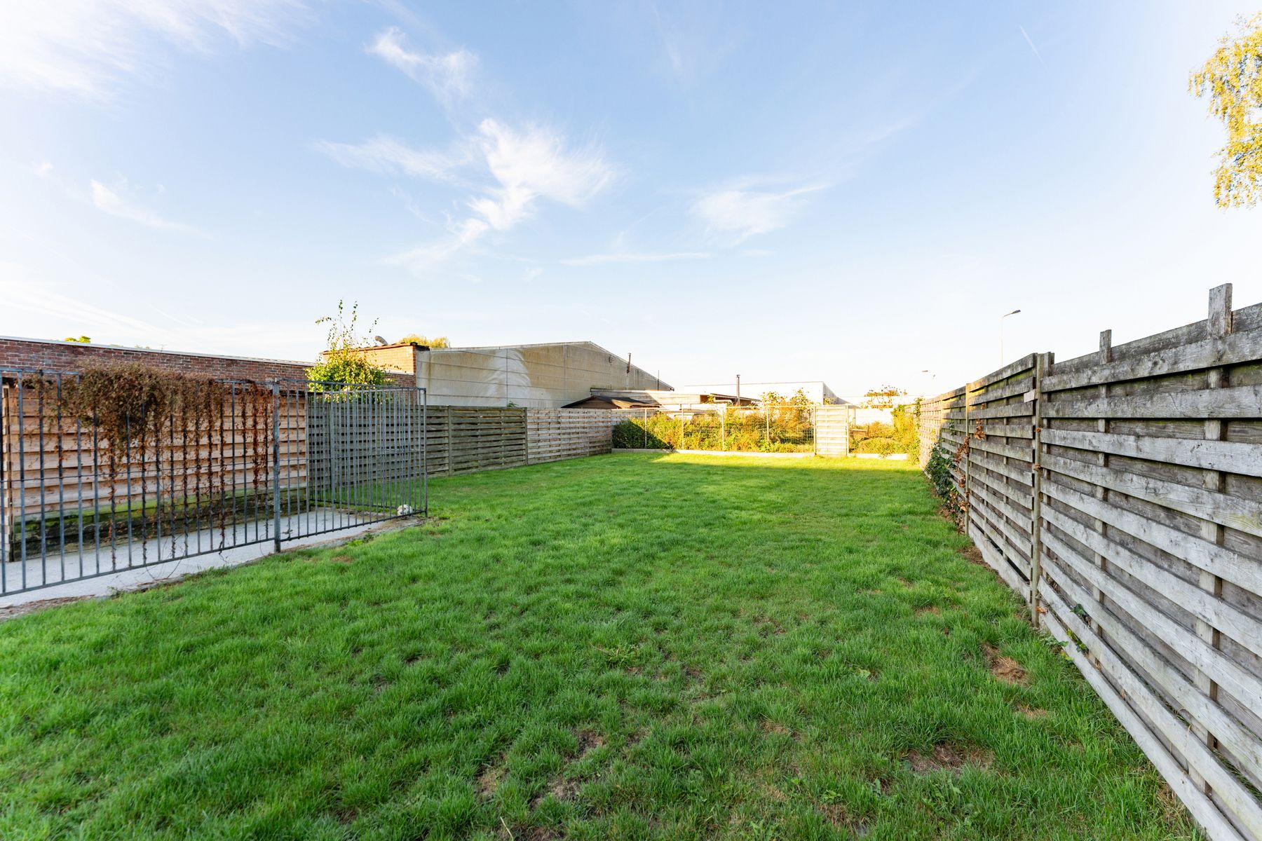 Ruime te renoveren woning met opslagplaats van 65 m² foto 22