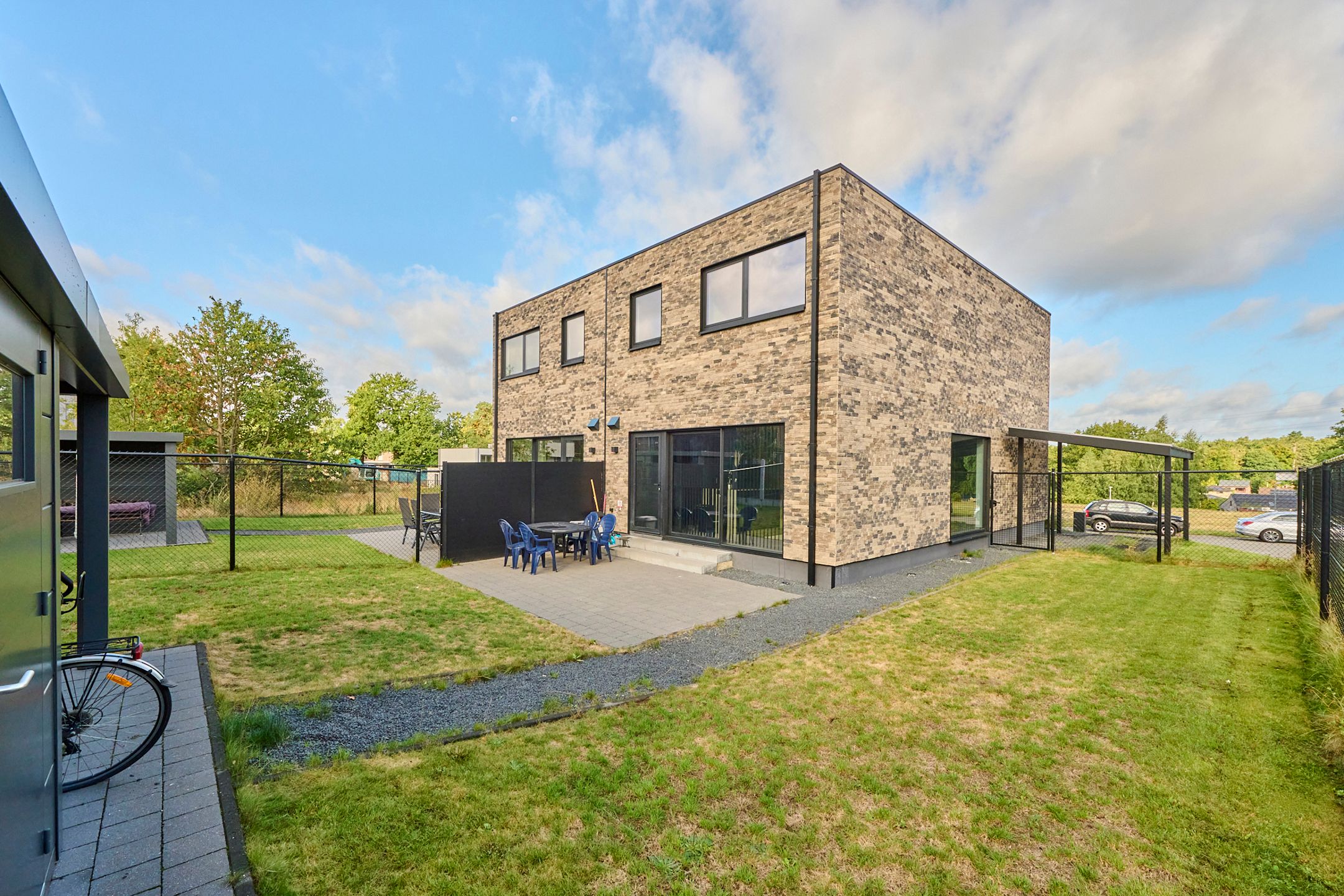 Zeer energiezuinige, instapklare gezinswoning foto {{pictureIndex}}