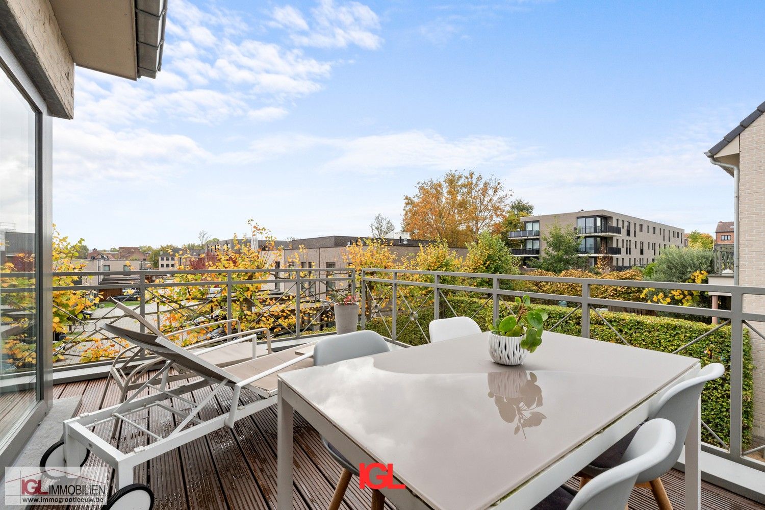 Ruim duplexappartement met 5 slaapkamers, een zonnig terras & 2 staanplaatsen foto 20