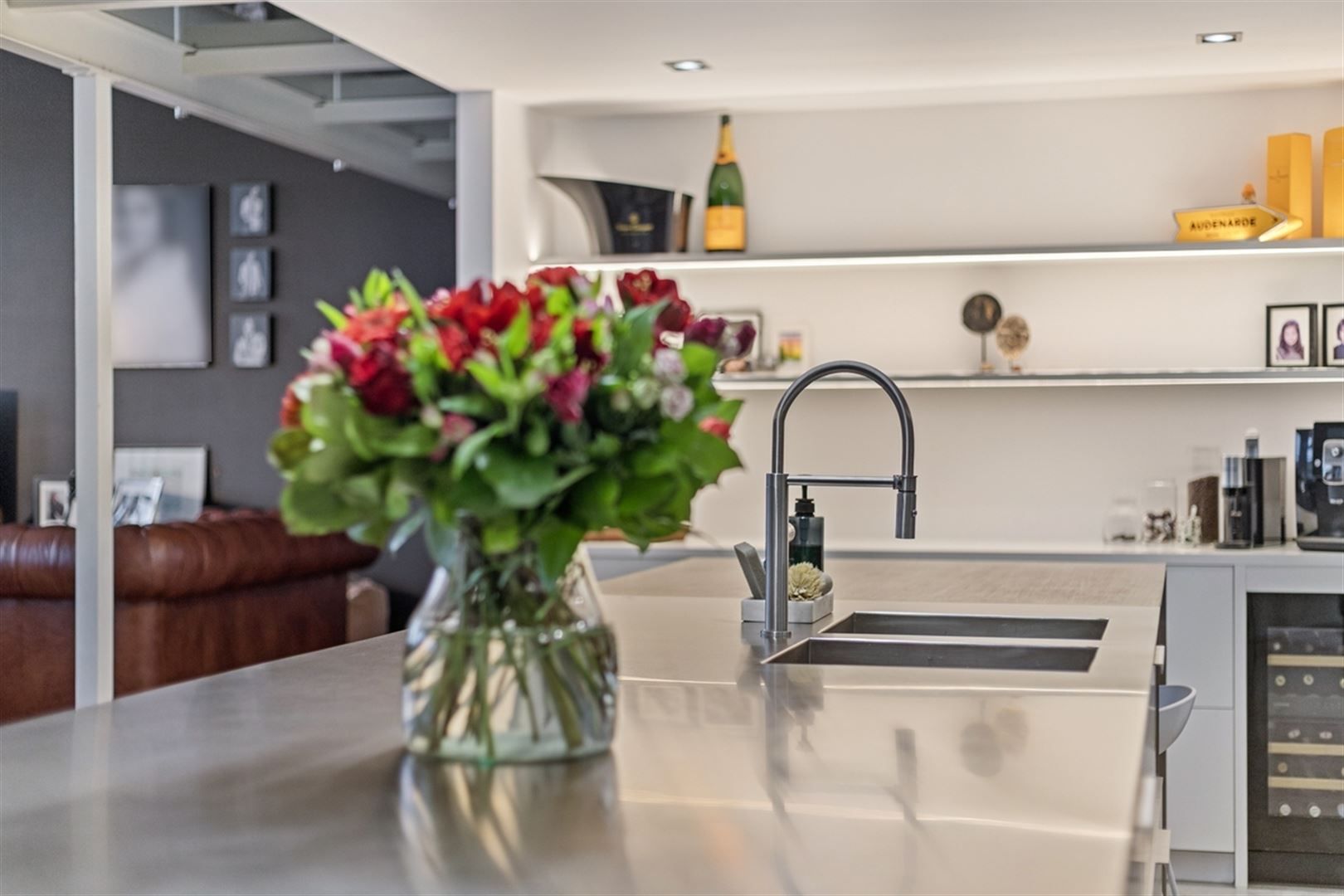 Ruime goed onderhouden loft van 235 m2 foto 17