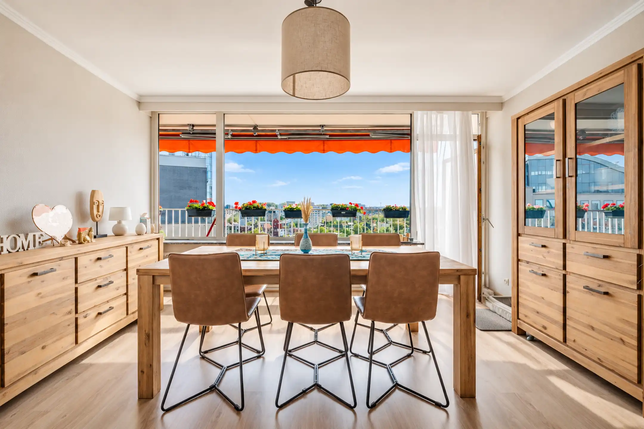 Lichtrijk appartement met 2 slp, 2x terras en garage te Gent foto 3