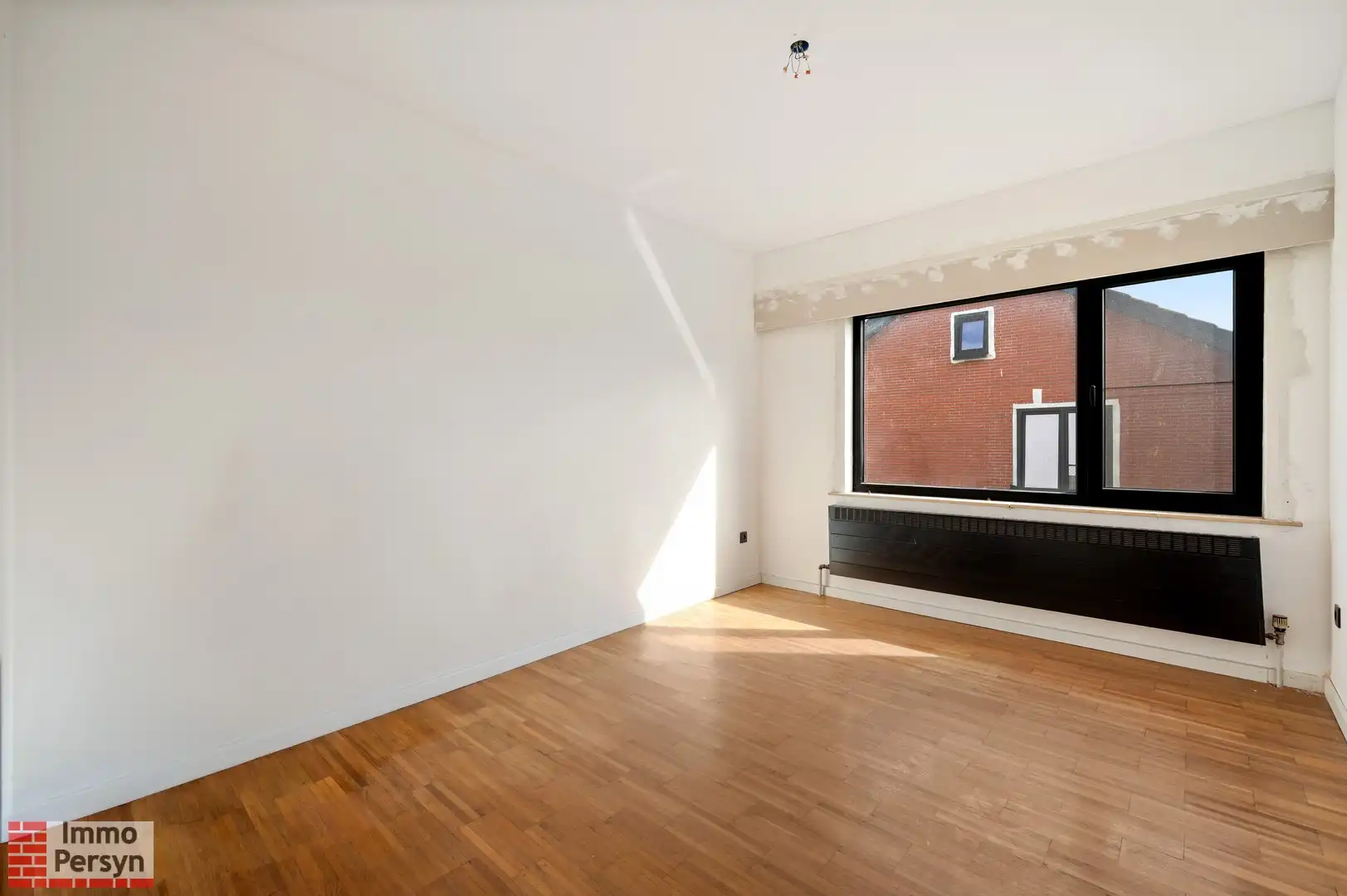 Ruime gelijkvloerse woning OB gelegen in een rustige wijk foto 17