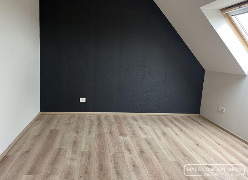 Duplex 2 slaapkamerappartement met balkon in Anzegem te huur foto 9