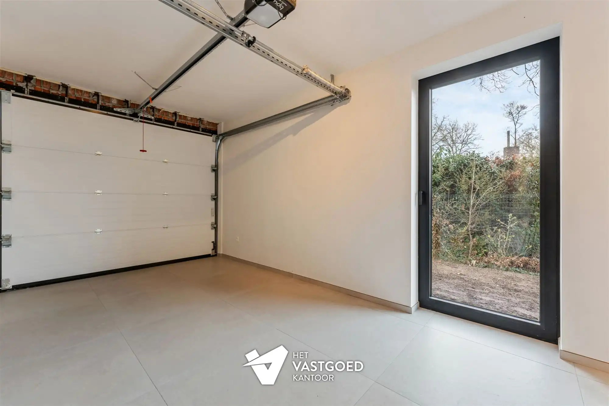 VOLLEDIG AFGEWERKTE NIEUWBOUWWONING OP CENTRALE LIGGING TE BERINGEN foto 6