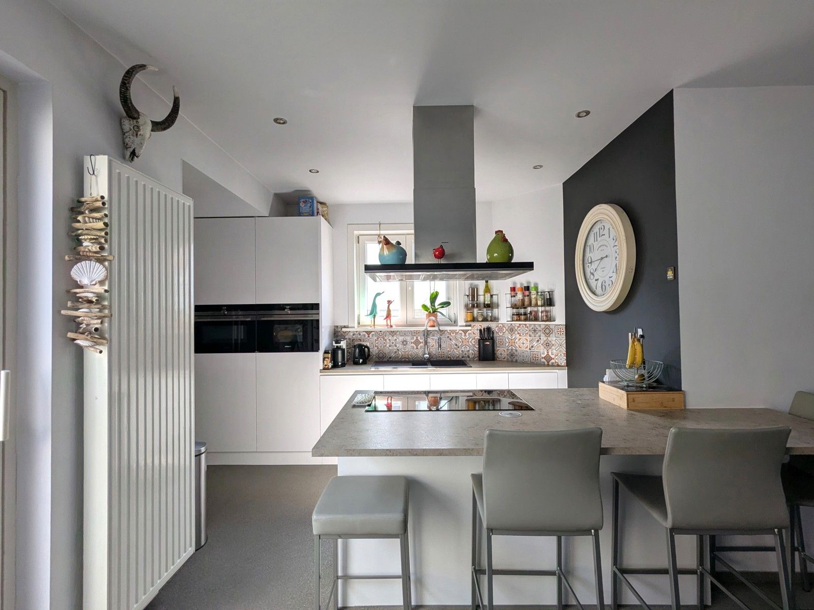 Charmante hoekwoning met knappe afwerking op idyllische plek foto 4