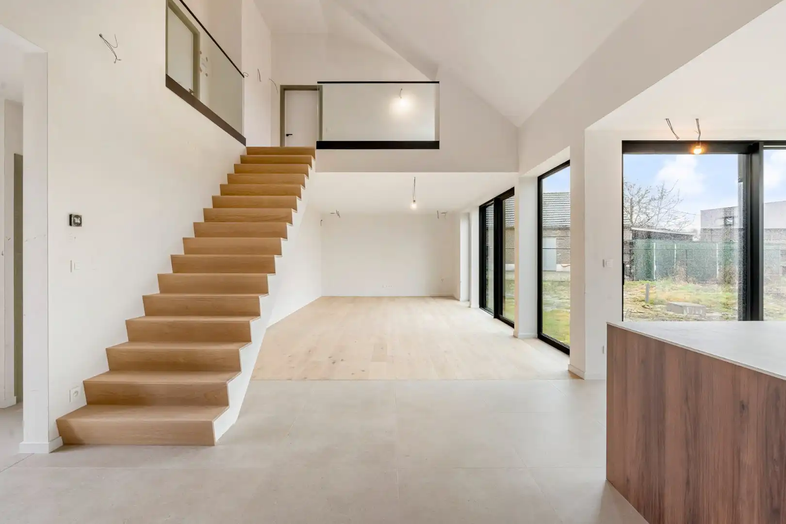 Exclusieve, volledig afgewerkte halfvrijstaande woning na transformatie van bestaande hoeve naar 2 BEN-woningen!  foto 14
