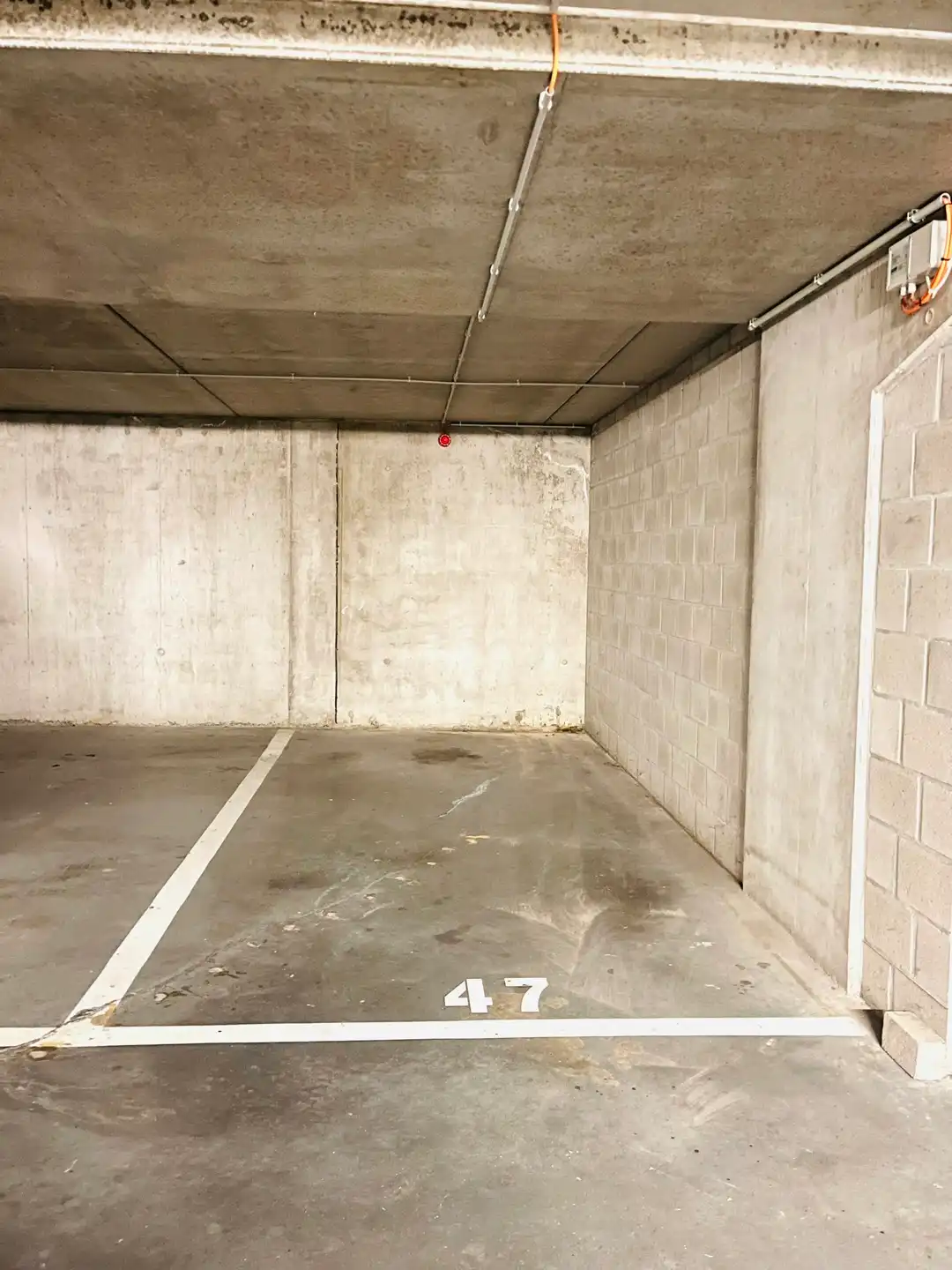 AUTOSTAANPLAATS TE HUUR AAN HET STATION VAN DENDERLEEUW foto 2
