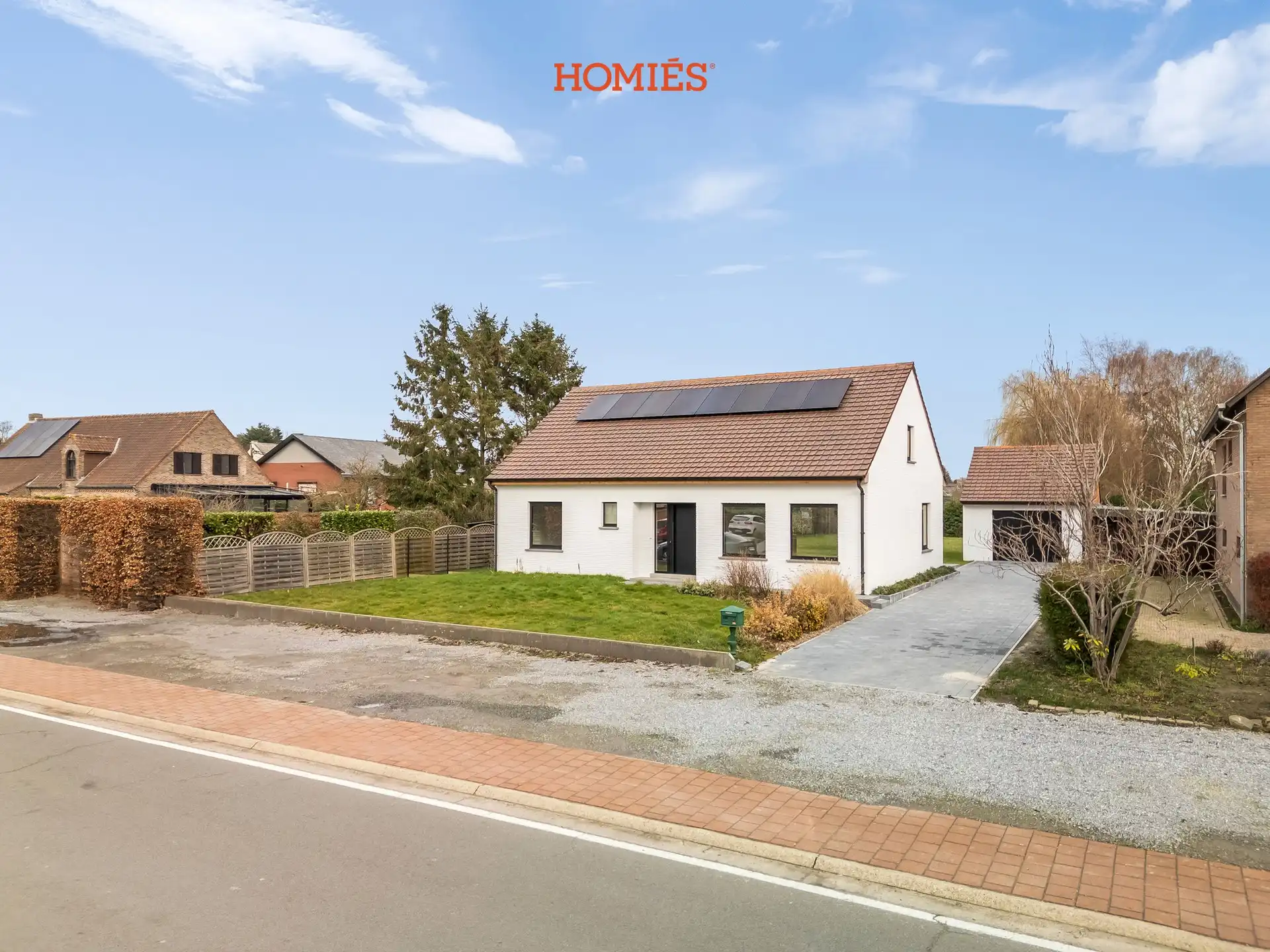 Volledig gerenoveerde woning met 4 slaapkamers foto {{pictureIndex}}