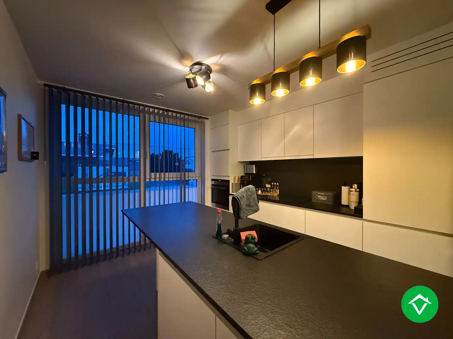 Nieuwbouwwoning met 3 slaapkamers, carport en tuin foto 5