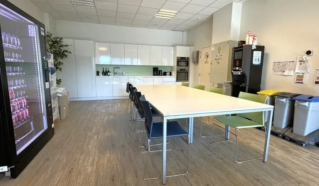 Kantoor met magazijn te huur aan de voorhaven in Gent foto 8