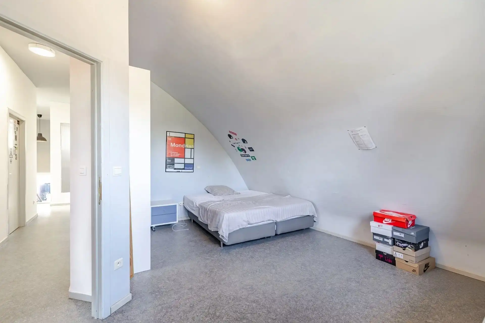 Karaktervolle architectenwoning op een perceel van ruim 25 are met diepe, oostgerichte tuin foto 24