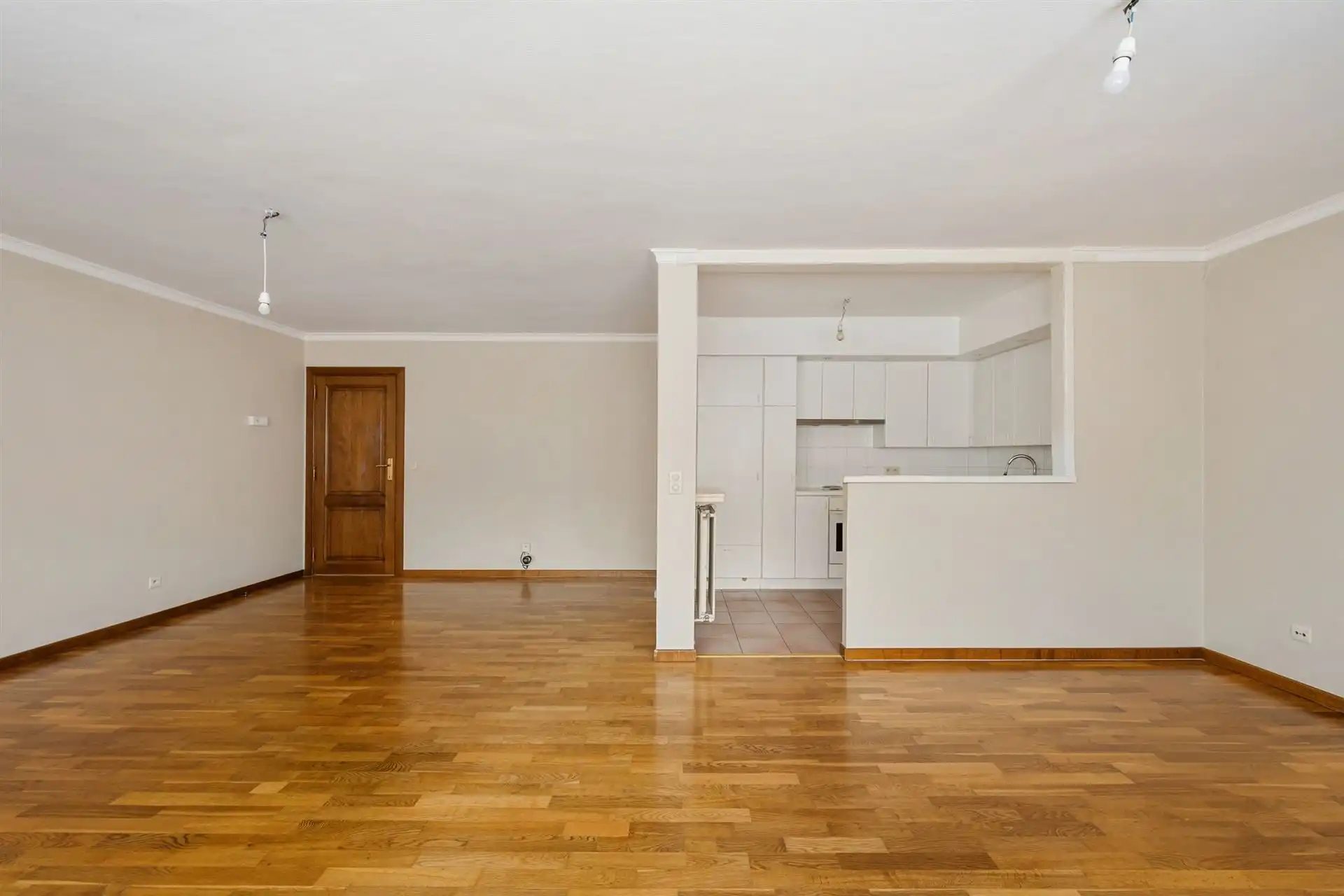 TOPgelegen leuk groot appartement met 2 slk en terras foto 2