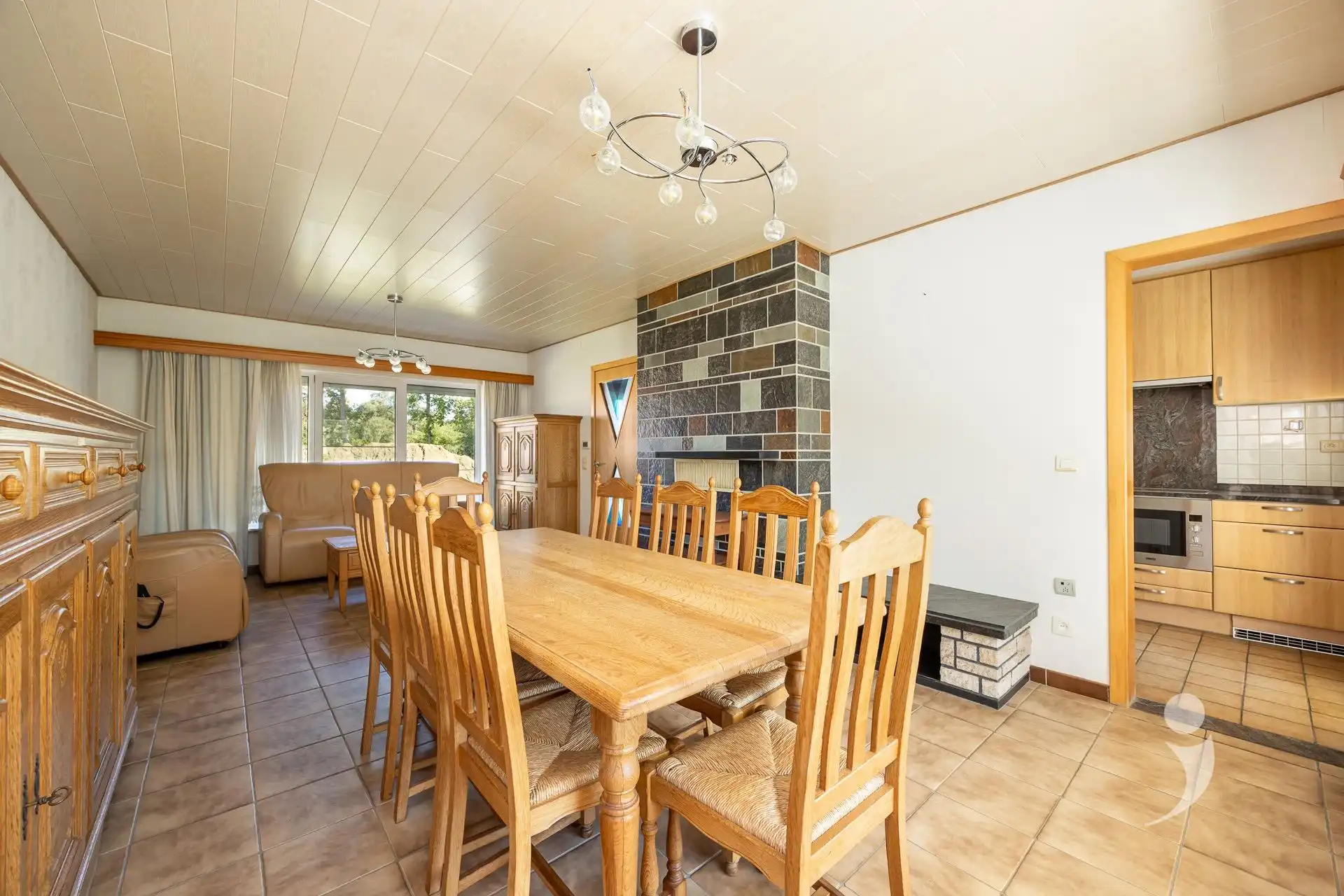 Te renoveren woning op een zonnig perceel foto 9