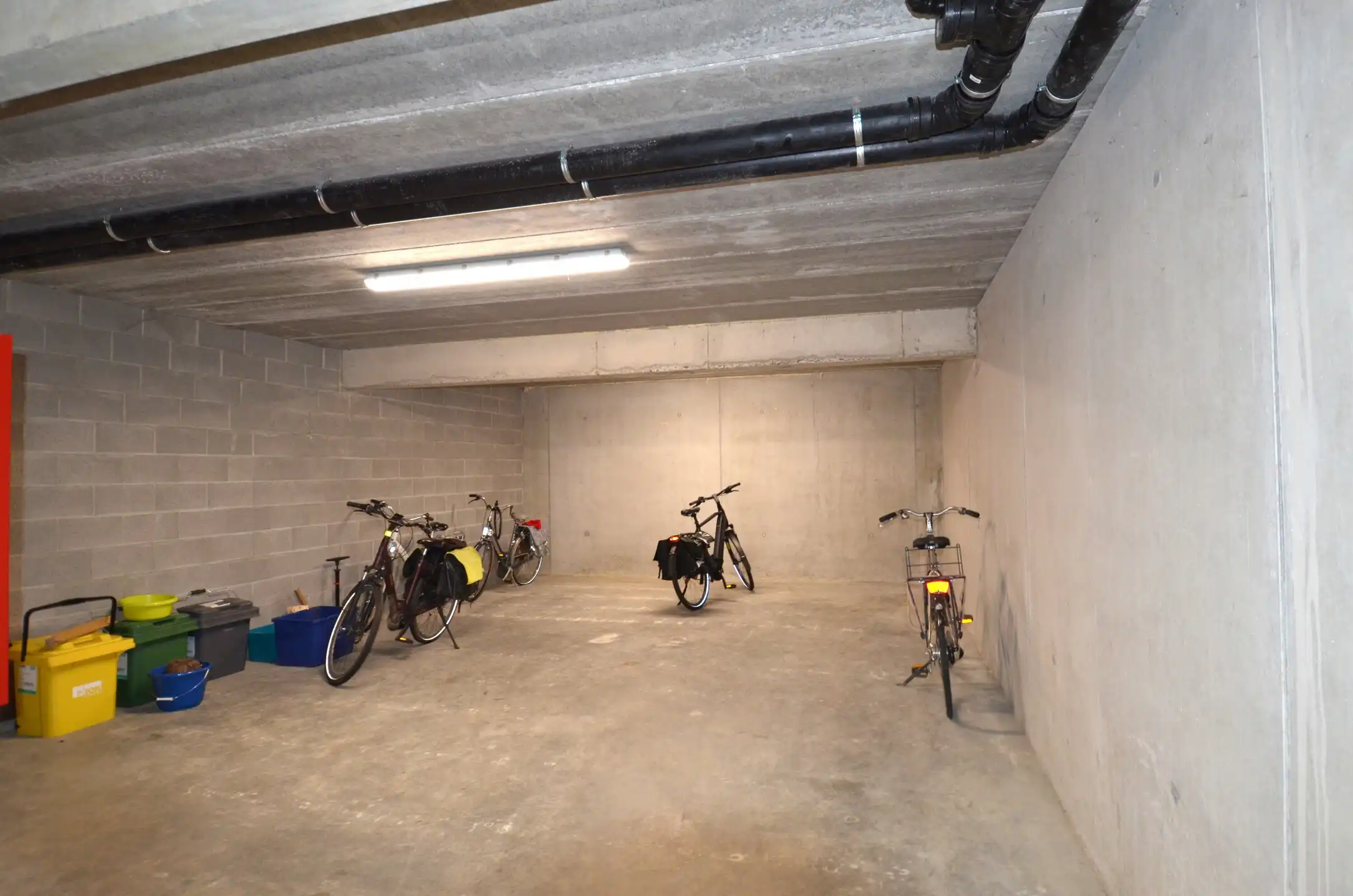 Recent appartement met 2 slaapkamers nabij het centrum foto 18