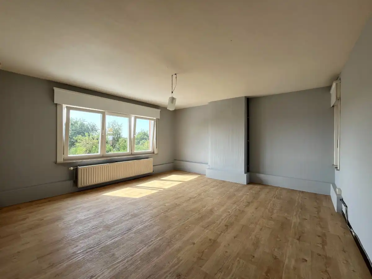 Moorslede – Halfopen gezinswoning met 4 slaapkamers en garage foto 8